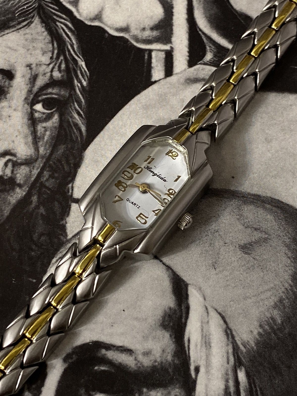 Jewelry Romgodn Elegant Women's Watch Unique Design Size ONE SIZE - 2 Thumbnail