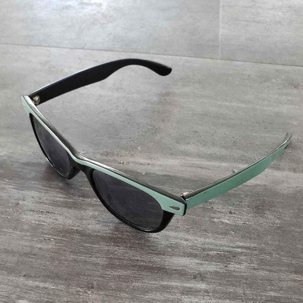 Designer Black Teal Trim Classic Sunglasses Size ONE SIZE - 1 Thumbnail