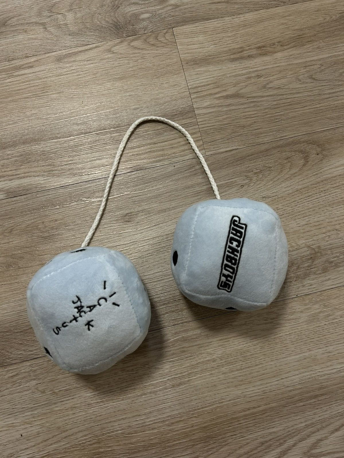 Travis Scott Travis Scott- JackBoys hanging Dice Size ONE SIZE - 1 Thumbnail