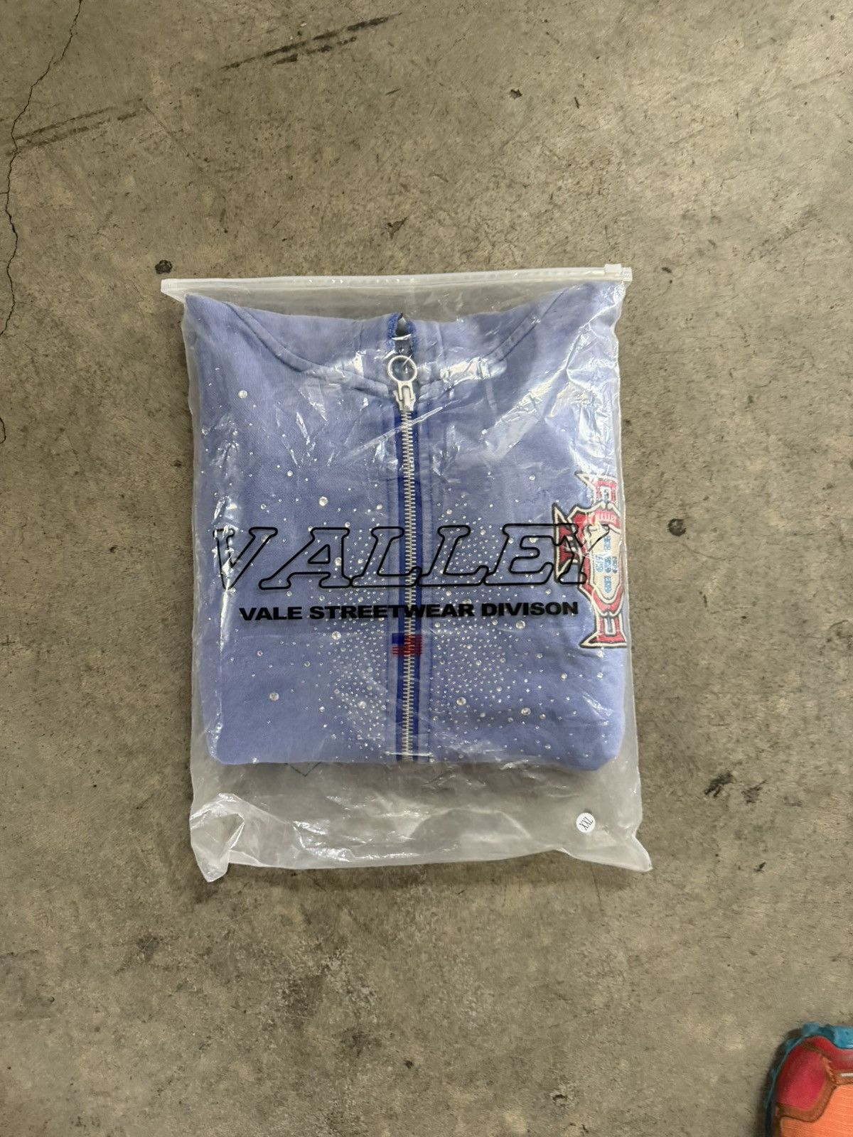 Vale Vale Forever Sea Cluster Zip Up 'Light Blue' Size US XXL / EU 58 / 5 - 8 Thumbnail