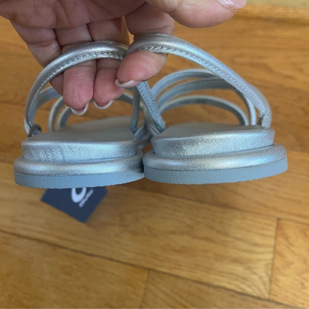 Olukai OluKai Tiare Strappy Silver Metallic Leather Sandals Size 9 Size US 9 / IT 39 - 9 Thumbnail