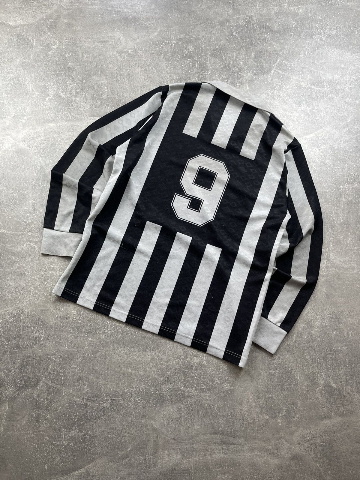 Vintage Vintage Juventus UPIM Long Sleeve Jersey 80s/90s Style Size US M / EU 48-50 / 2 - 9 Thumbnail