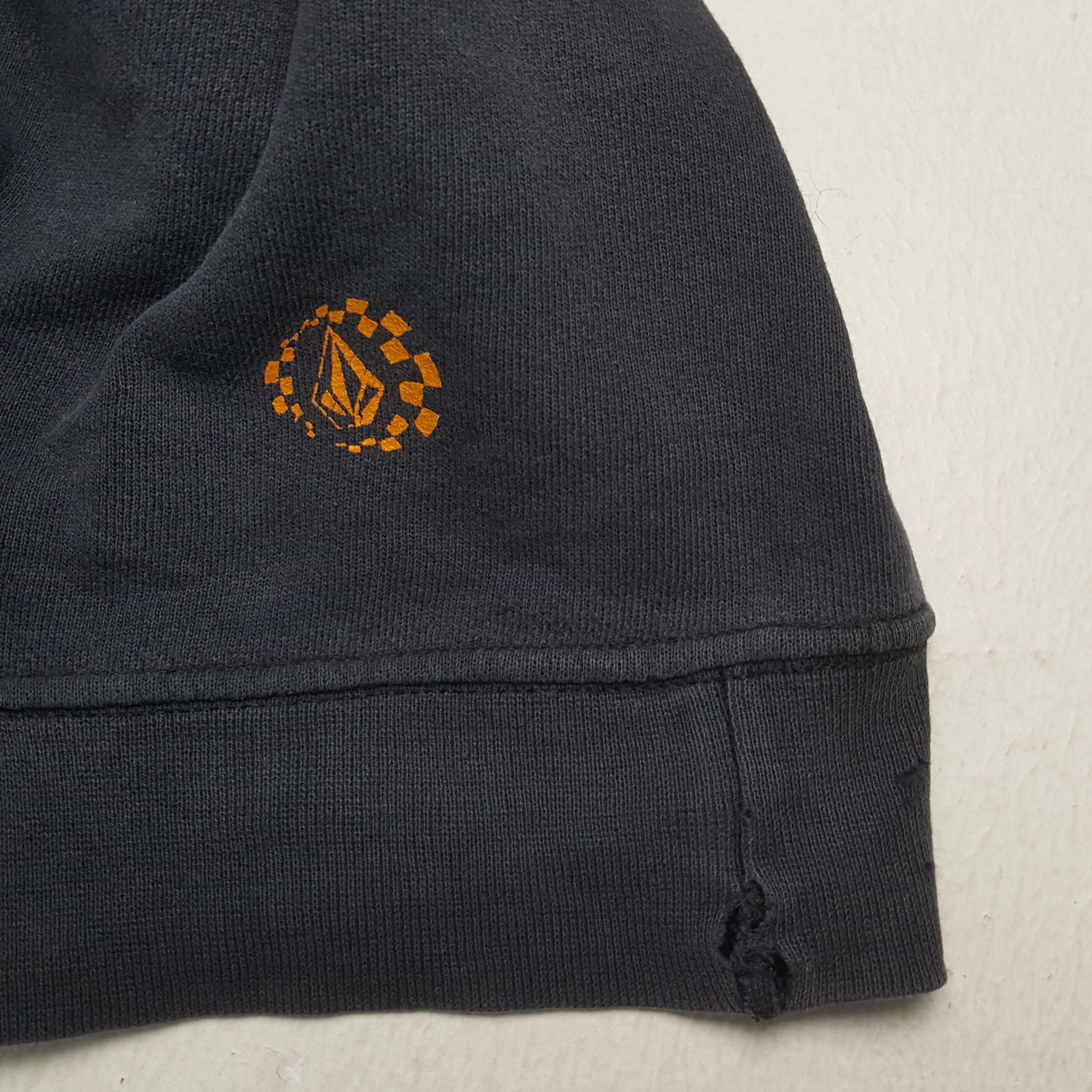 Vintage × Volcom Vintage VOLCOM Skateboard Streetwear Distressed Sweatshirts Size US XL / EU 56 / 4 - 7 Thumbnail