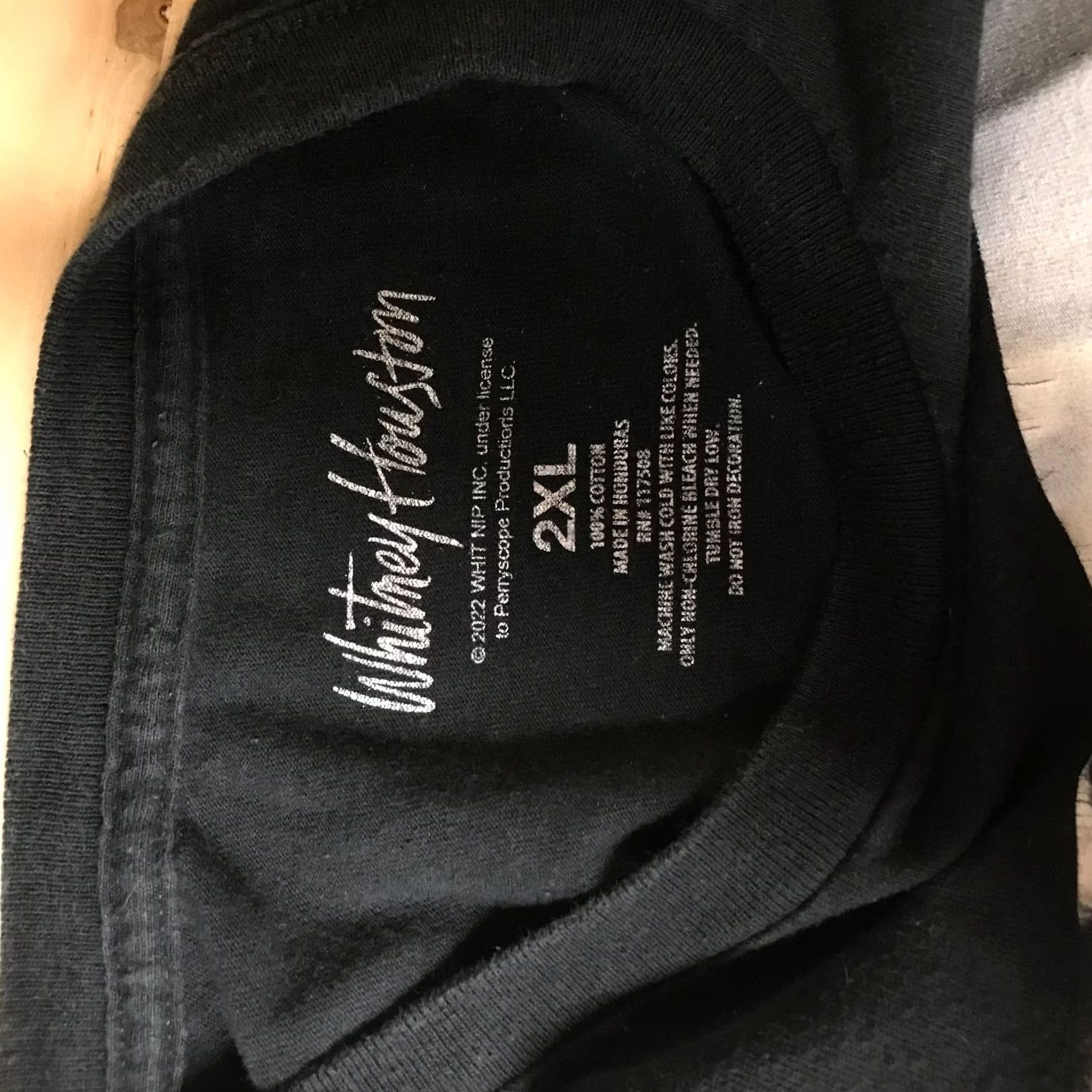 Vintage WHITNEY HOUSTON Shirt Black 2XL Mens SHORT SLEEVE GRAPHIC 100% COTTON Size US XXL / EU 58 / 5 - 8 Thumbnail