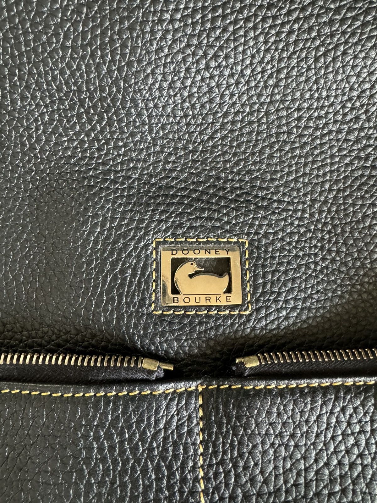 Dooney & Bourke Dooney and Bourke Size ONE SIZE - 2 Thumbnail