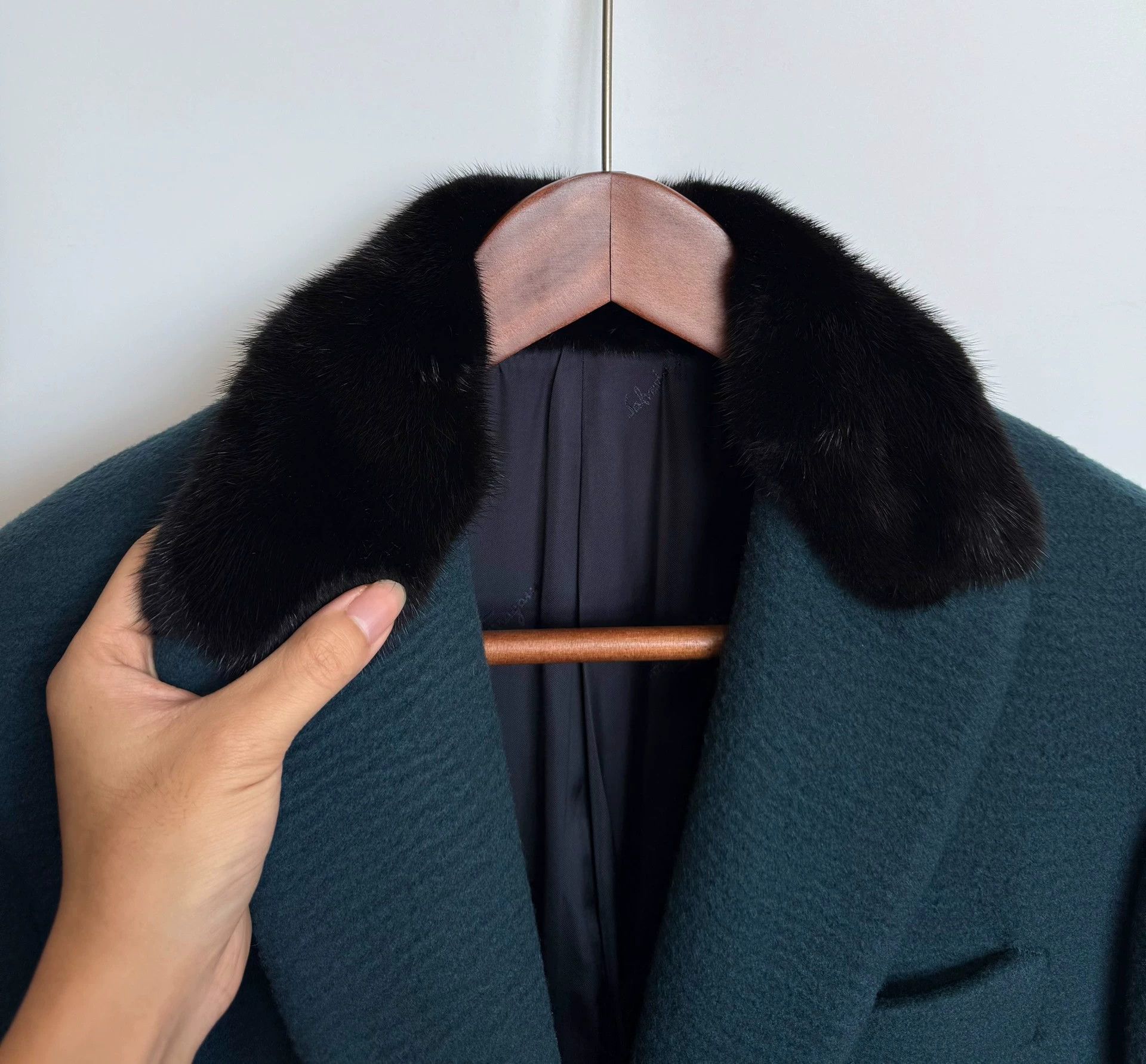 Salvatore Ferragamo Ferragamo Mink Fur Collar Water Wave Cashmere Coat 50 Size US M / EU 48-50 / 2 - 6 Thumbnail