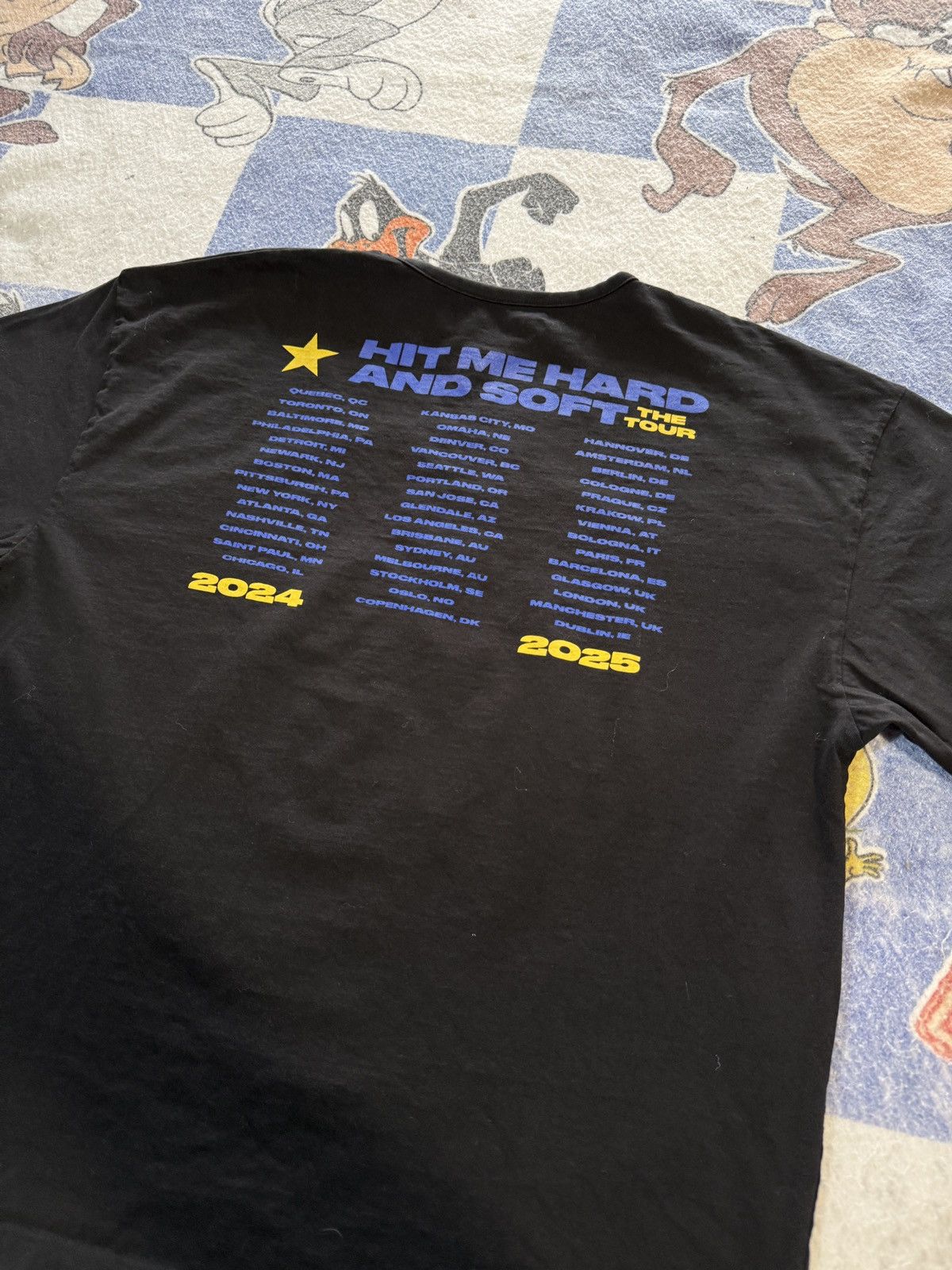 Billie Eilish Billie ellish tour tee Size US L / EU 52-54 / 3 - 4 Thumbnail