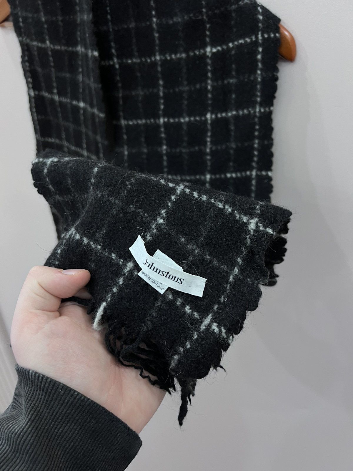 Johnstons Of Elgin VERY RARE wool scarf Johnstons of Elgin scotland Size ONE SIZE - 3 Thumbnail