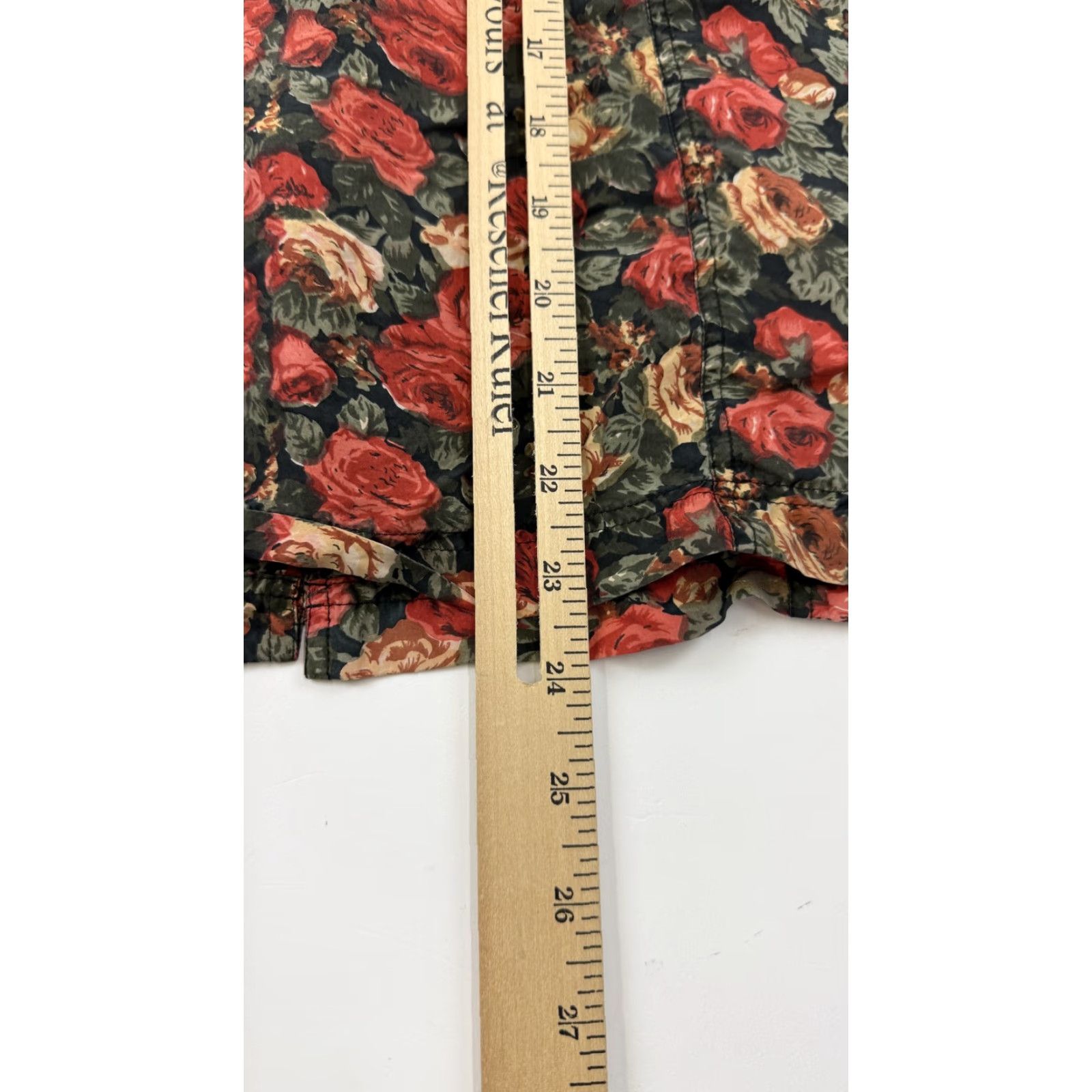 Vintage VINTAGE Tristan & Iseut Shirt Womens Medium Black Red Silk Rose Floral Button Up Top Size M / US 6-8 / IT 42-44 - 7 Thumbnail