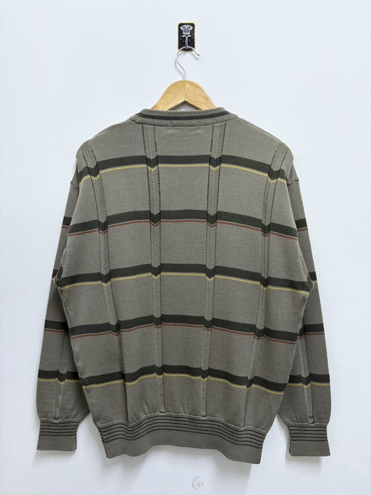 Lyle & Scott Vintage 90's Lyle & Scott Golf Embroidered Knitwear Size US L / EU 52-54 / 3 - 2 Thumbnail