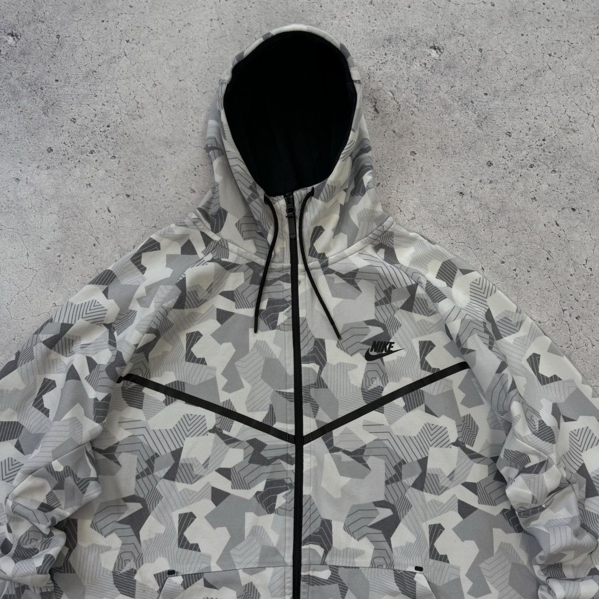 Nike Streetwear Vintage Nike Tech Vintage Zip Hoodie Snow Camo Swoosh Oversize Grailed