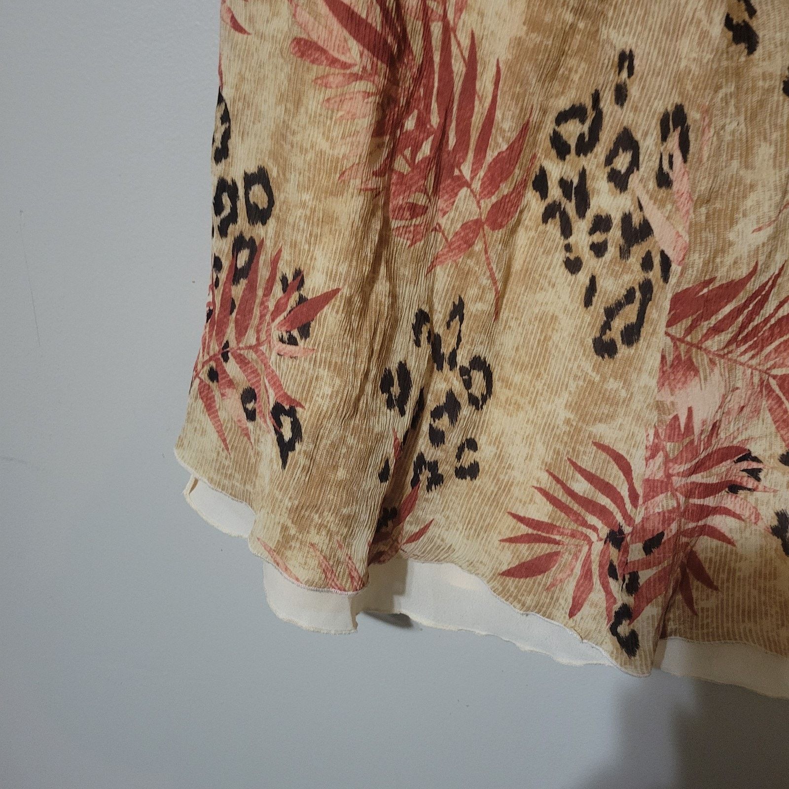 & Other Stories VTG Y2K Talbots Midi Skirt 100% Silk Leaf/Animal Print Sz 8p Size 30" / US 8 / IT 44 - 3 Thumbnail