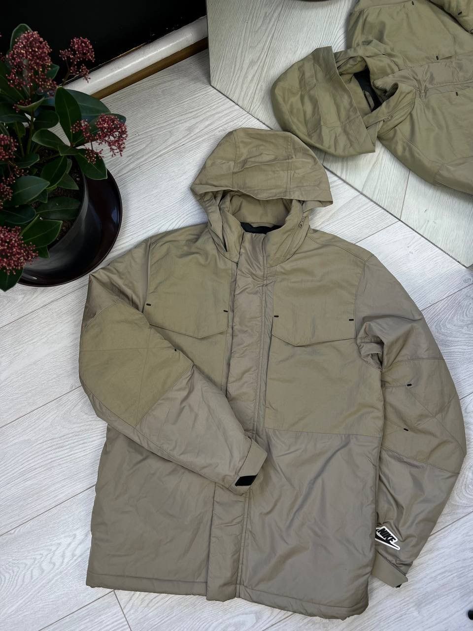 Nike Nike Blank Logo Beige Jacket Parkas Size US S / EU 44-46 / 1 - 1 Thumbnail