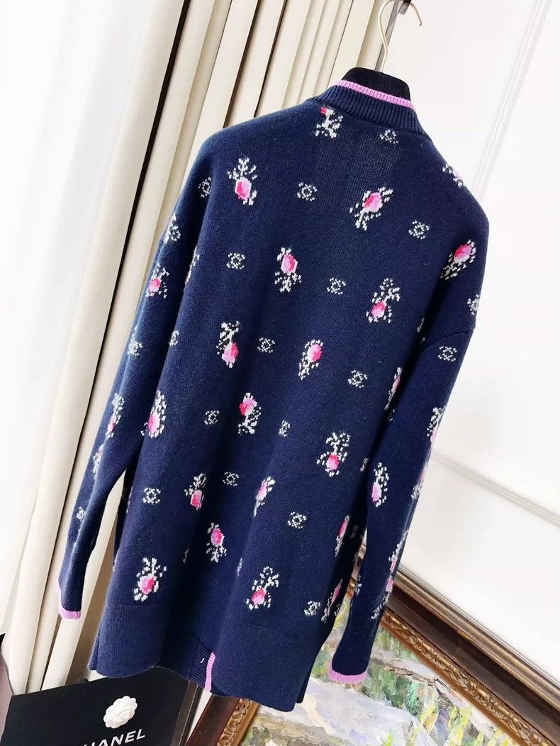 Chanel Chanel 22K dark blue pink gem buckle medium and long knitt Size XXS / US 00 / IT 34 - 2 Thumbnail
