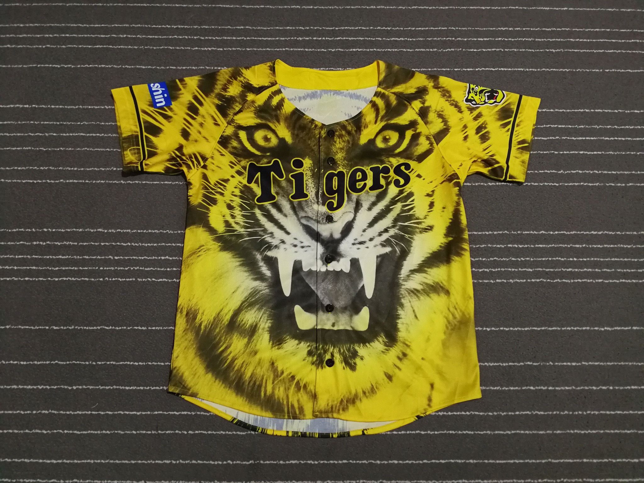 Japanese Brand × MLB × Mizuno Mizuno HANSHIN TIGERS full print baseball jerseys S 1855 Size US S / EU 44-46 / 1 - 3 Thumbnail