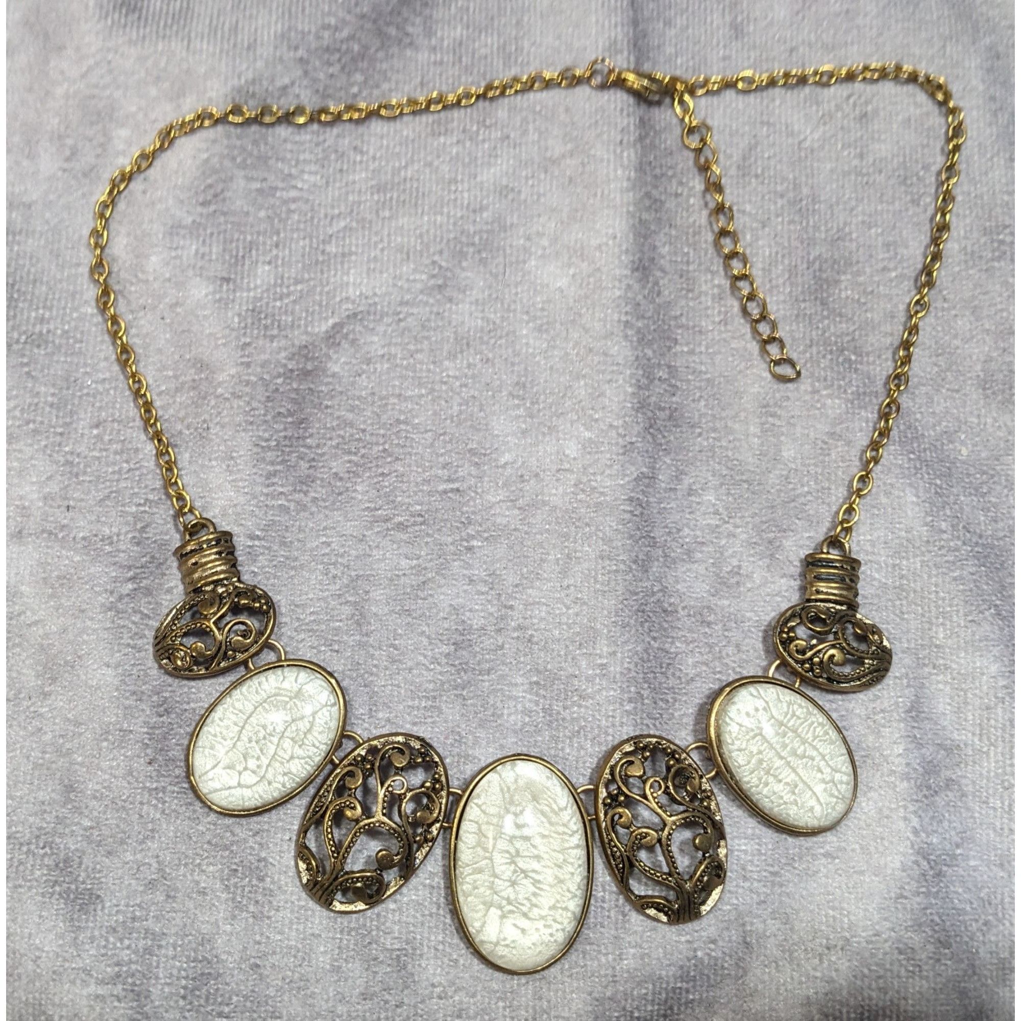 Other Elegant Art Nouveau Style White Crackle And Gold Tone Bib Ne Size ONE SIZE - 5 Thumbnail