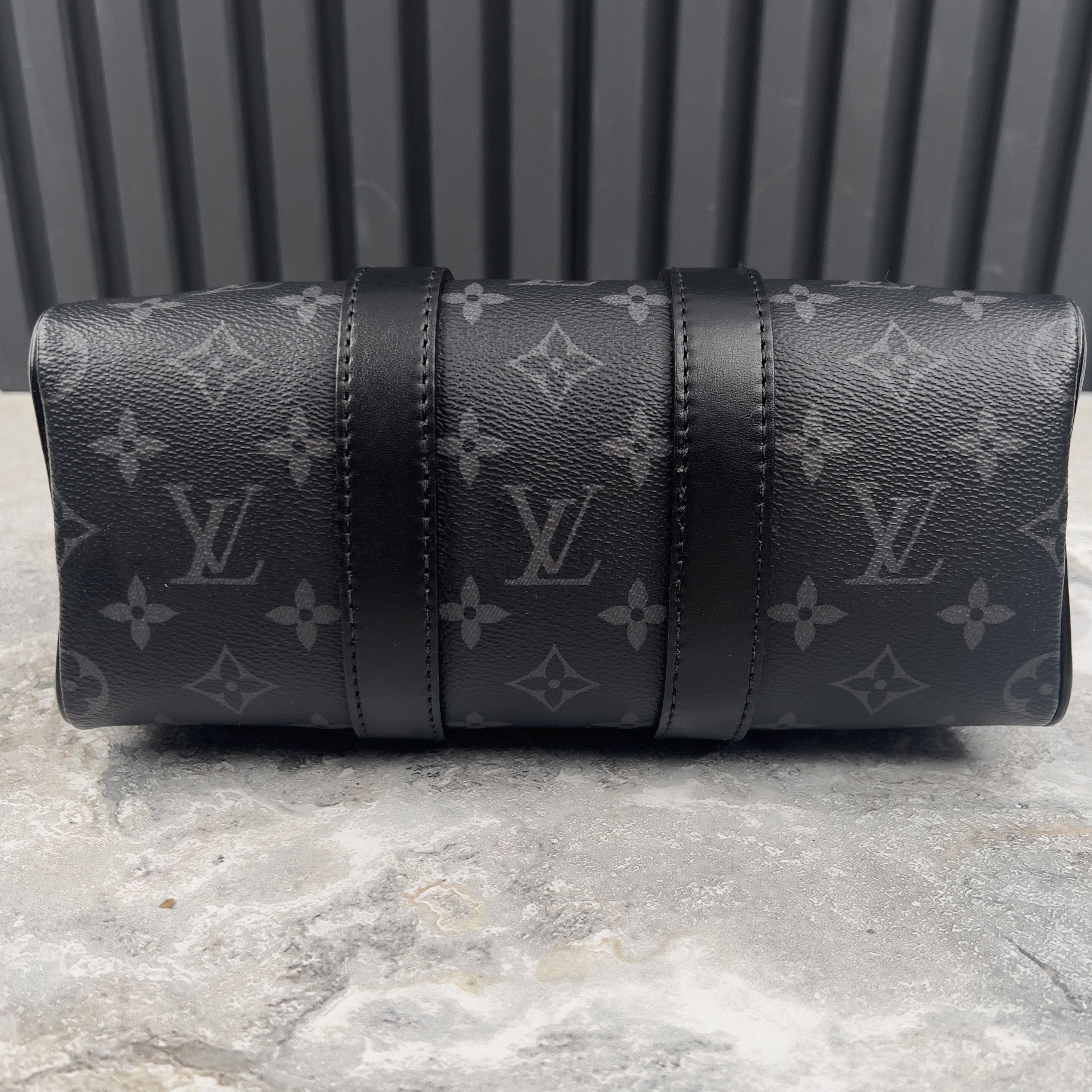 Louis Vuitton Keepall Bandoulière 25 Monogram Eclipse Handbag Size ONE SIZE - 7 Thumbnail