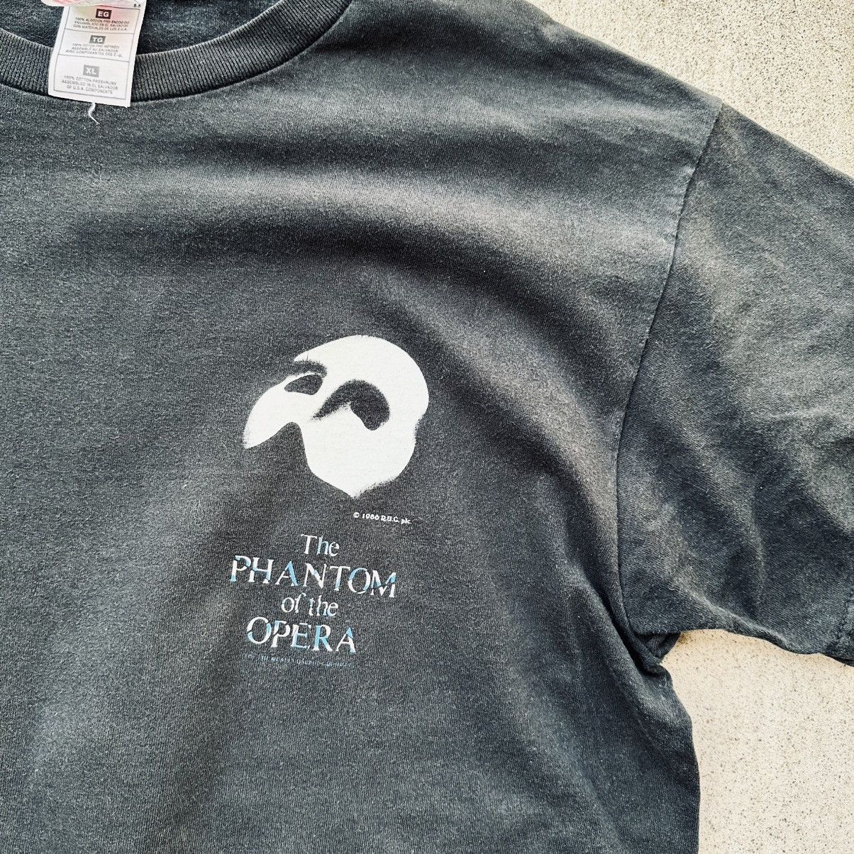 Other Vintage Phantom Of The Opera T Shirt 90s Fruit Of The Loom Size US XL / EU 56 / 4 - 2 Thumbnail