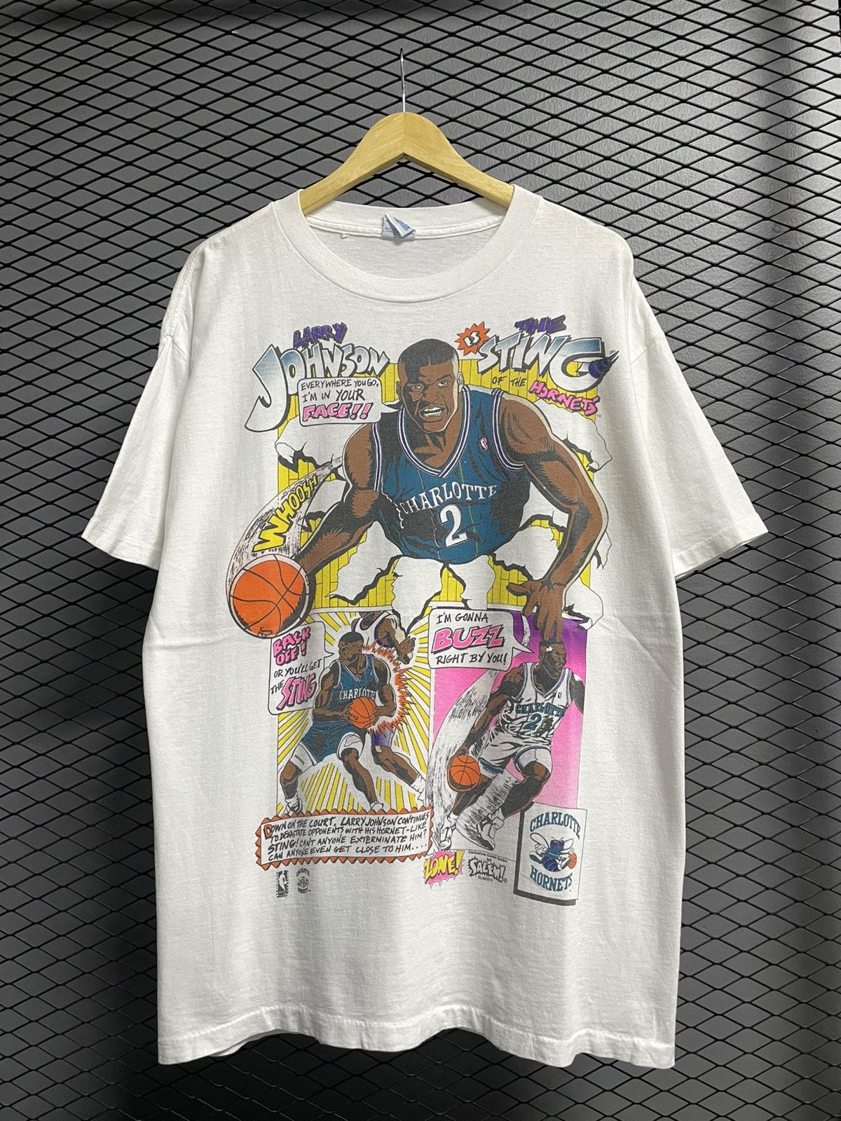 Other Rare Vintage 90s Larry Johnson Comic T-Shirt. Size US XL / EU 56 / 4 - 1 Thumbnail
