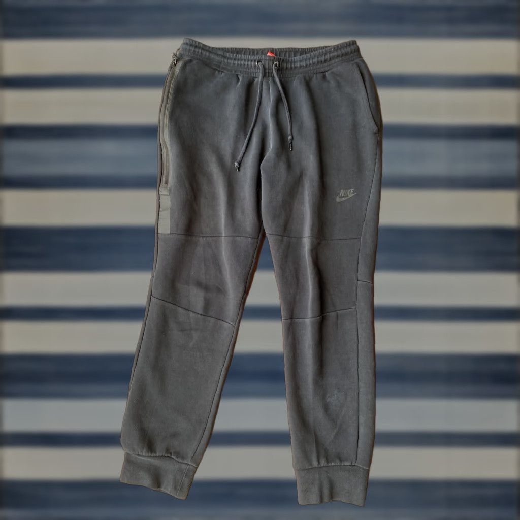 Nike Nike Tech Fleece Jogger Sweatpants Men L Black Pockets Logo Sweatpants Size US 33 - 1 Thumbnail