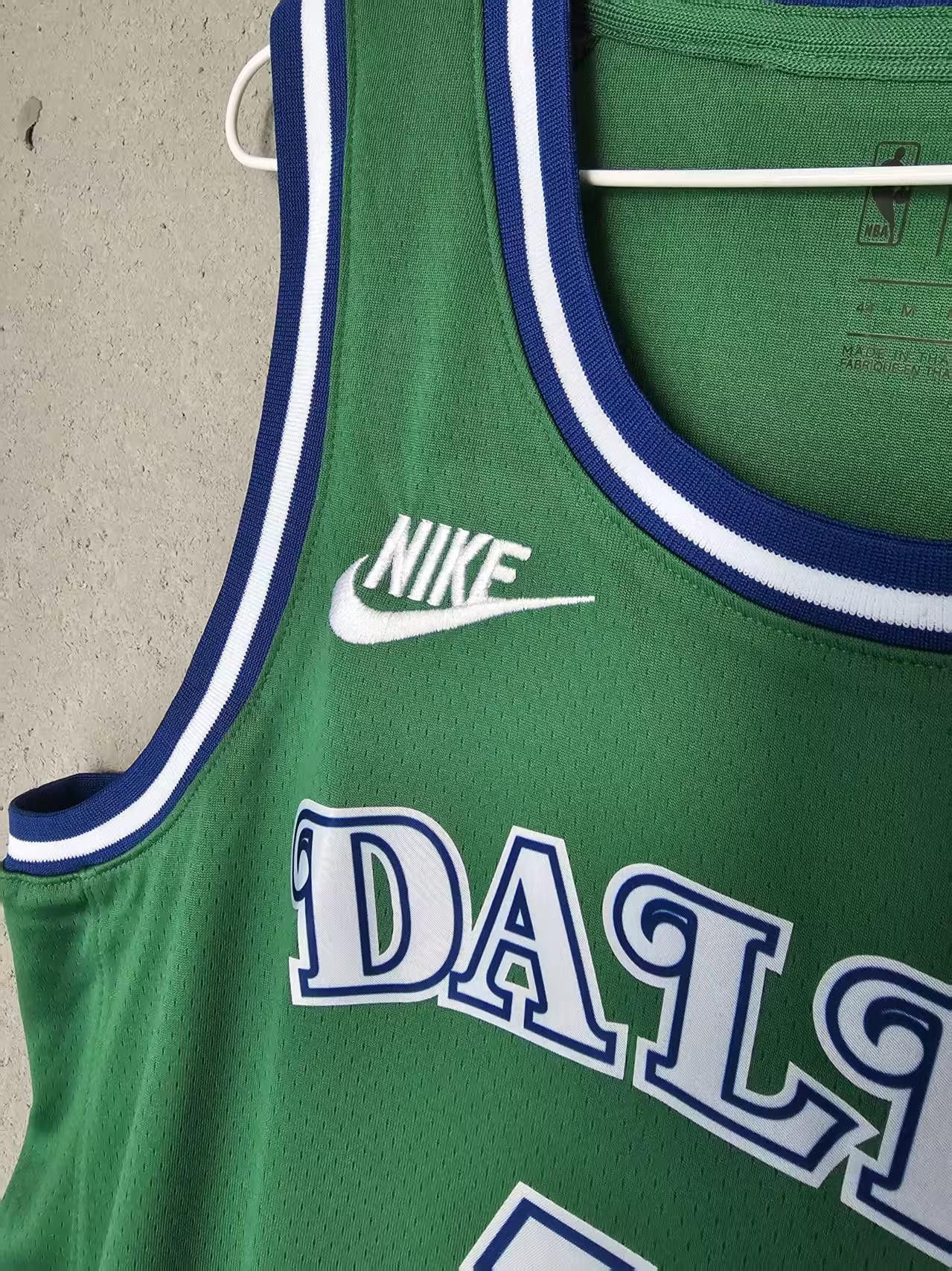 NBA Kyrie Irving Jersey Dallas Mavericks Green Size US M / EU 48-50 / 2 - 4 Thumbnail