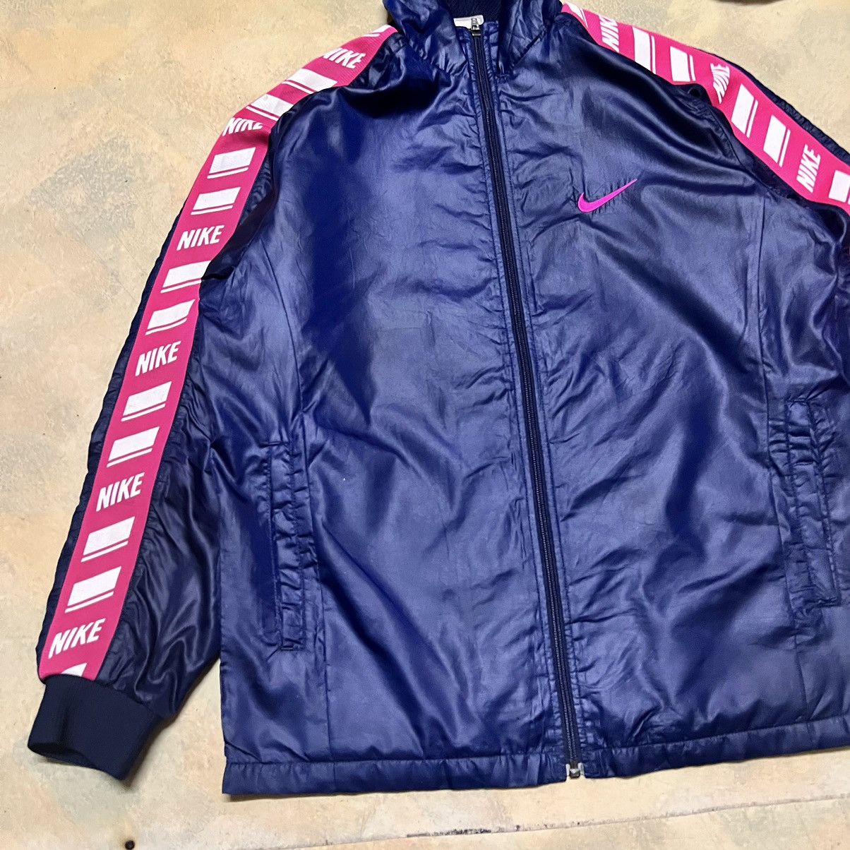 Nike Nike Light Jacket Windbreaker Side Tape Logo Size US S / EU 44-46 / 1 - 4 Thumbnail