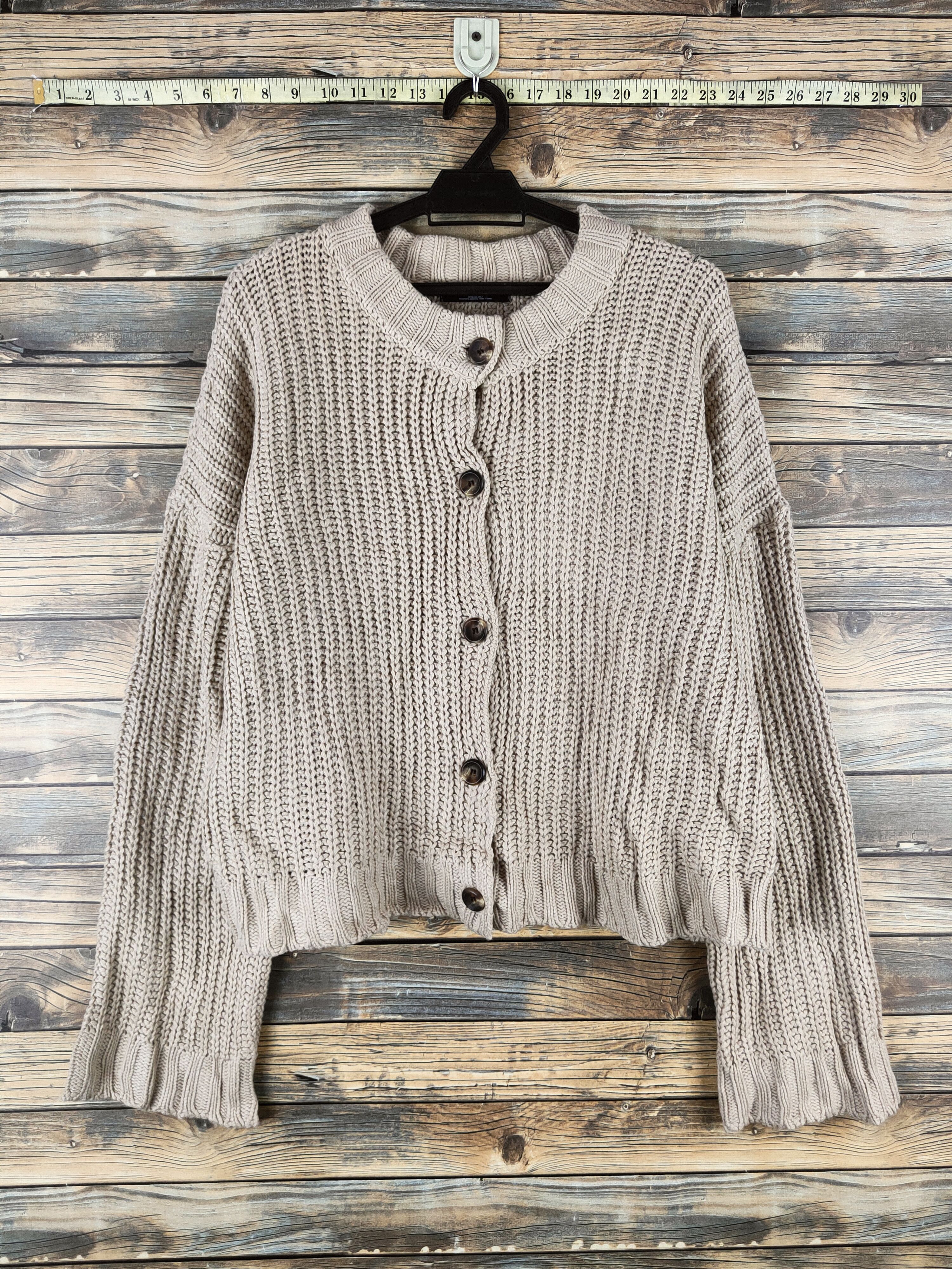 Japanese Brand DL Gogosing Beige Knitwear Cardigan #46-147 Size L / US 10 / IT 46 - 1 Thumbnail