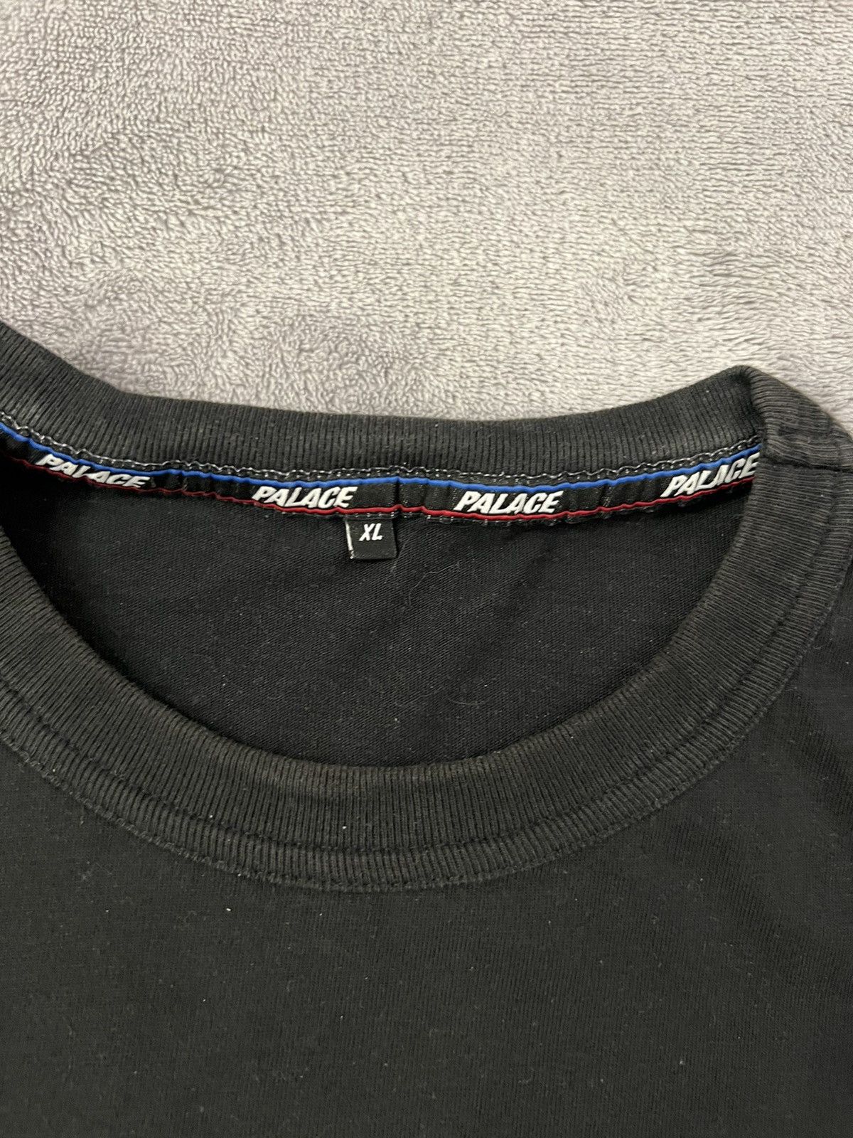 Palace Palace basically a longsleeve Size US XL / EU 56 / 4 - 5 Thumbnail