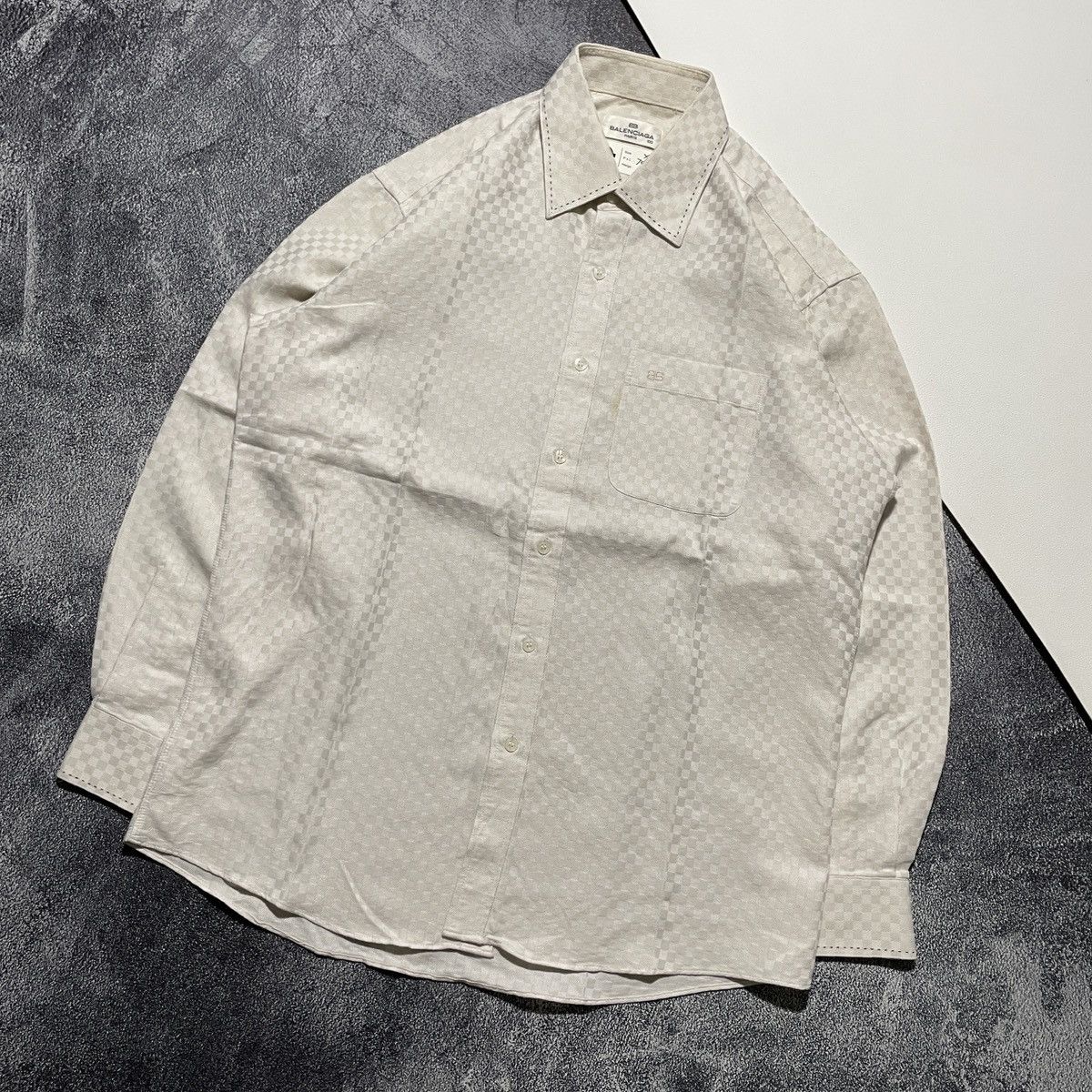 Balenciaga Balenciaga BB Pocket Shirts Embossed Size US XL / EU 56 / 4 - 2 Thumbnail