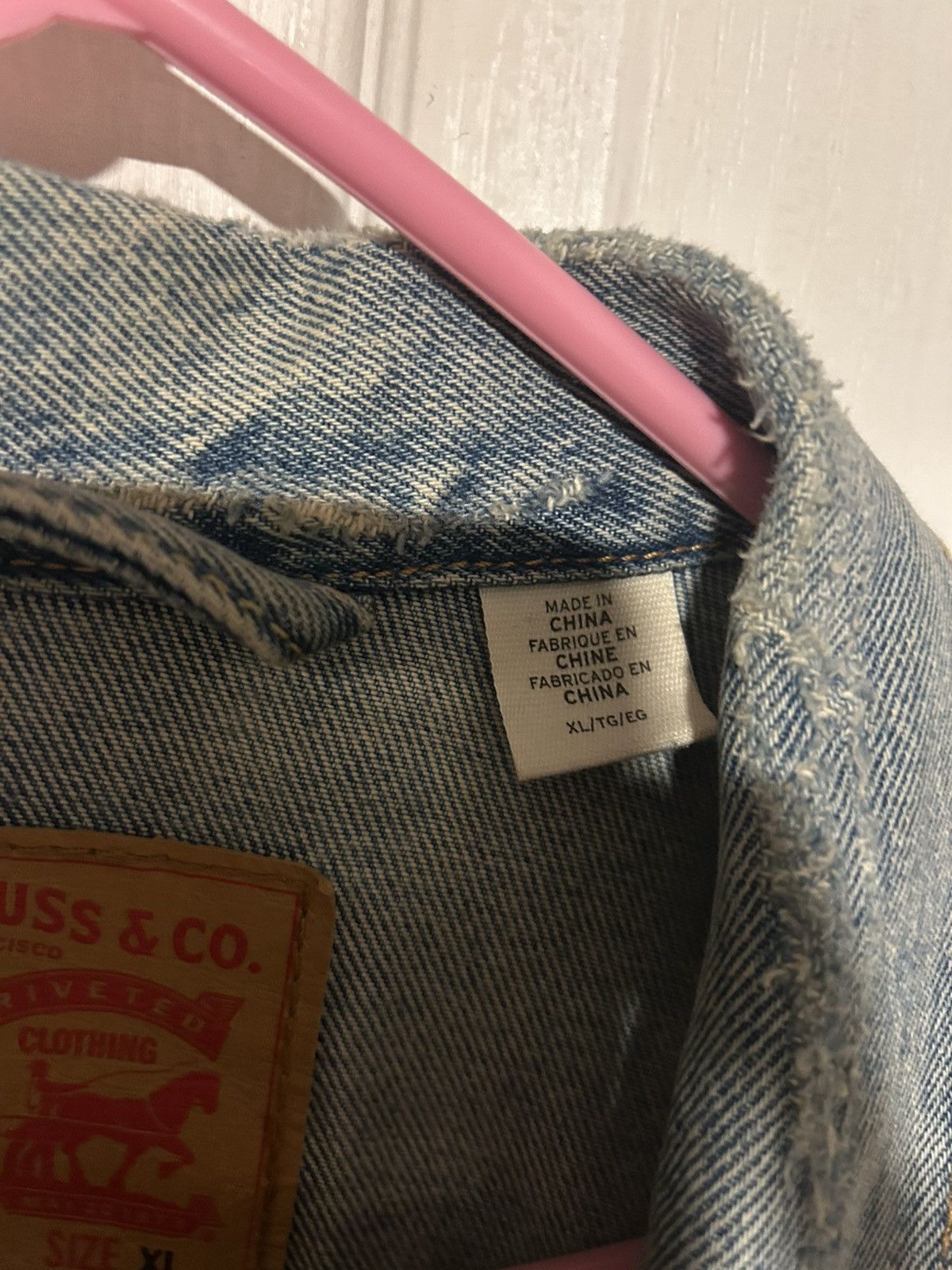 Levi's Levi’s Denim Jacket Distressed Size XL Size US XL / EU 56 / 4 - 4 Thumbnail
