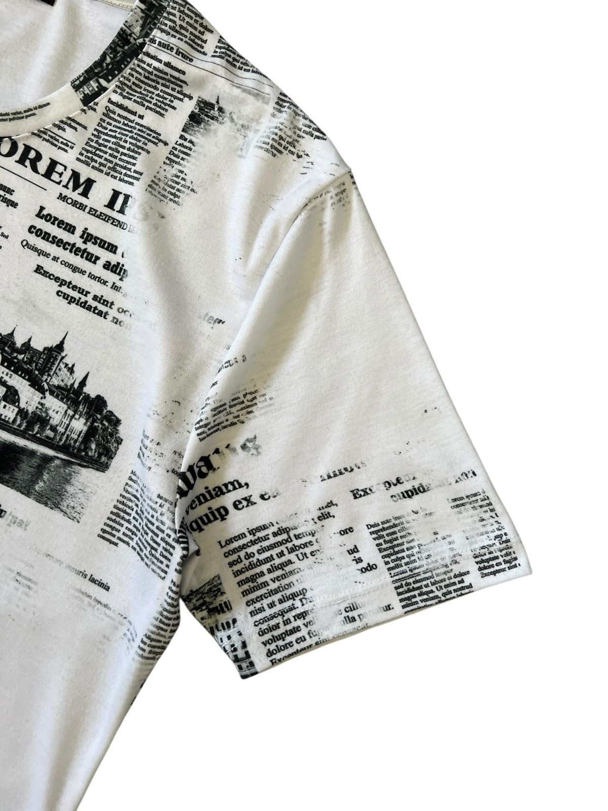 HIDEAWAYS × Japanese Brand × Nicole Club Hideaways Nicole Newspaper Print T-shirt Galliano Size US M / EU 48-50 / 2 - 4 Thumbnail