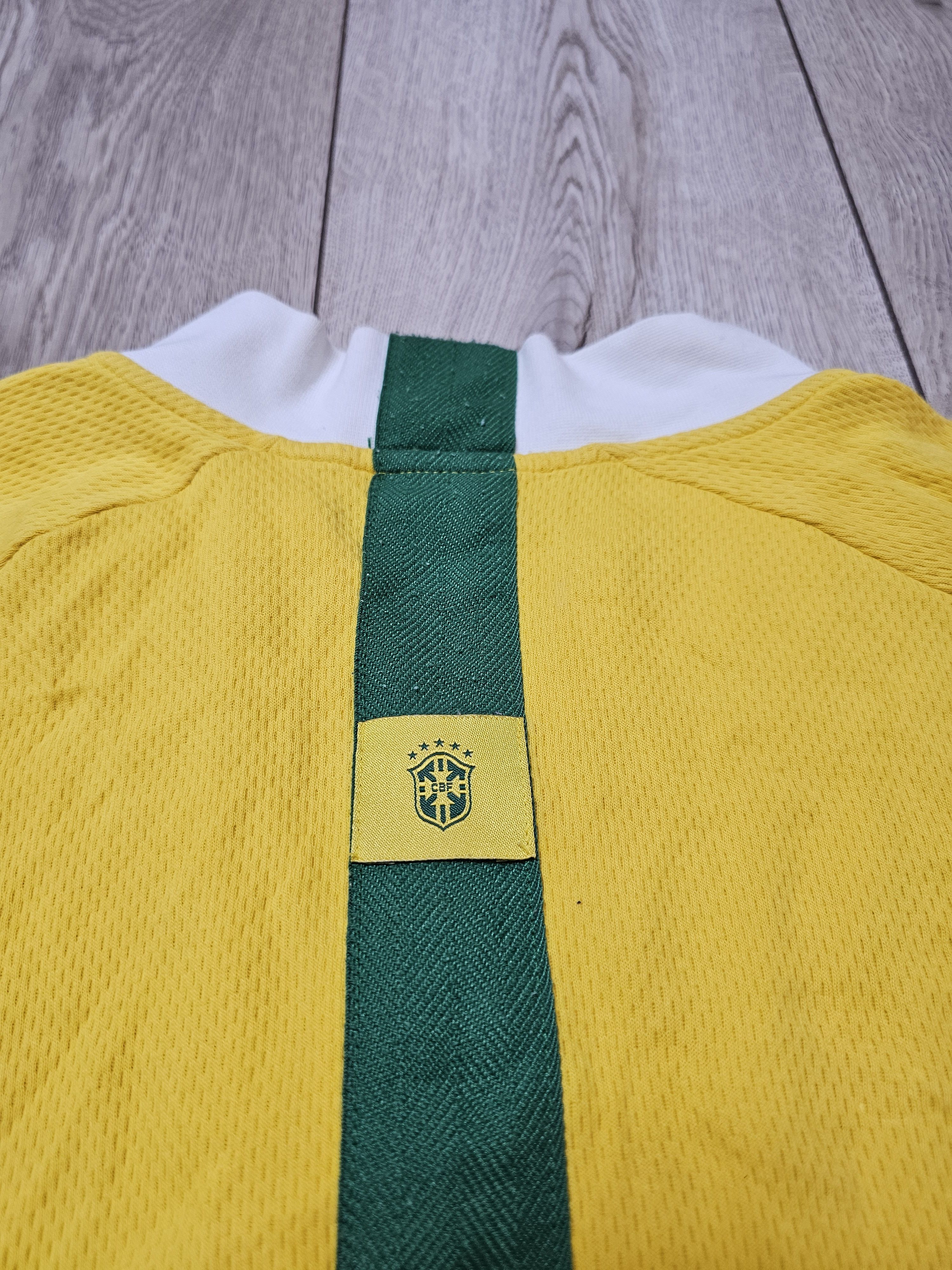 Nike BRAZIL VINTAGE TRAINING FOOTBALL JACKET SOCCER JACKET Size US XL / EU 56 / 4 - 6 Thumbnail