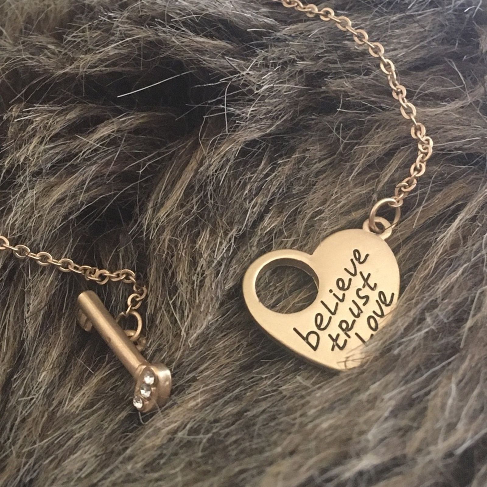 Jewelry Key to my heart matte gold toggle slider necklace Size ONE SIZE - 8 Thumbnail