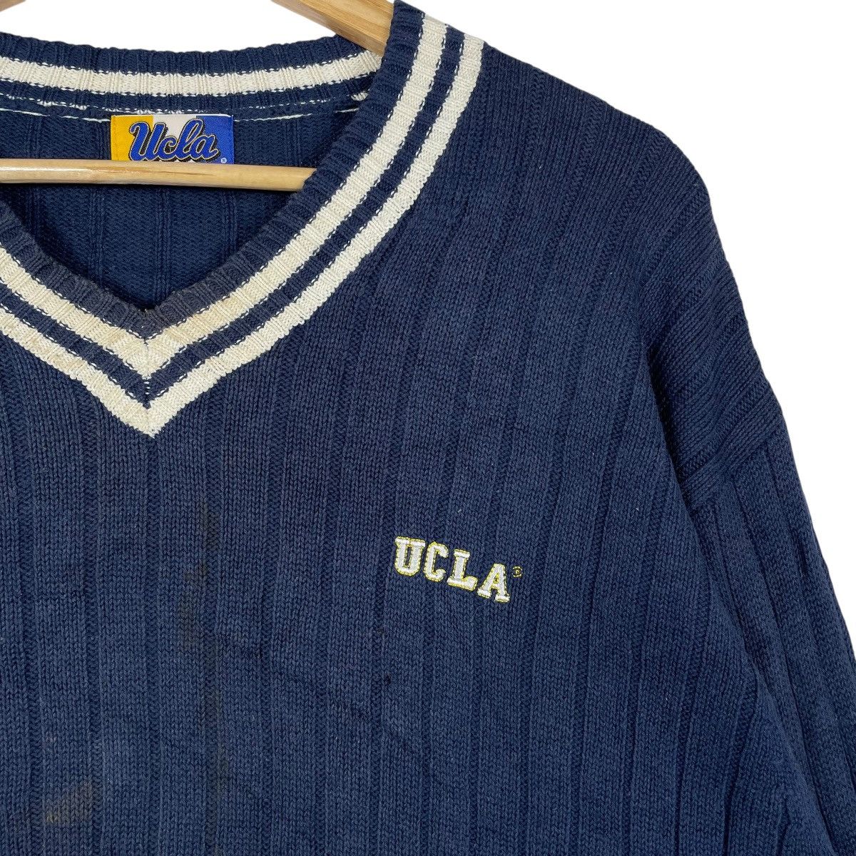 Other Vintage 80s UCLA Knitwear Vneck Sweater Size US XL / EU 56 / 4 - 3 Thumbnail
