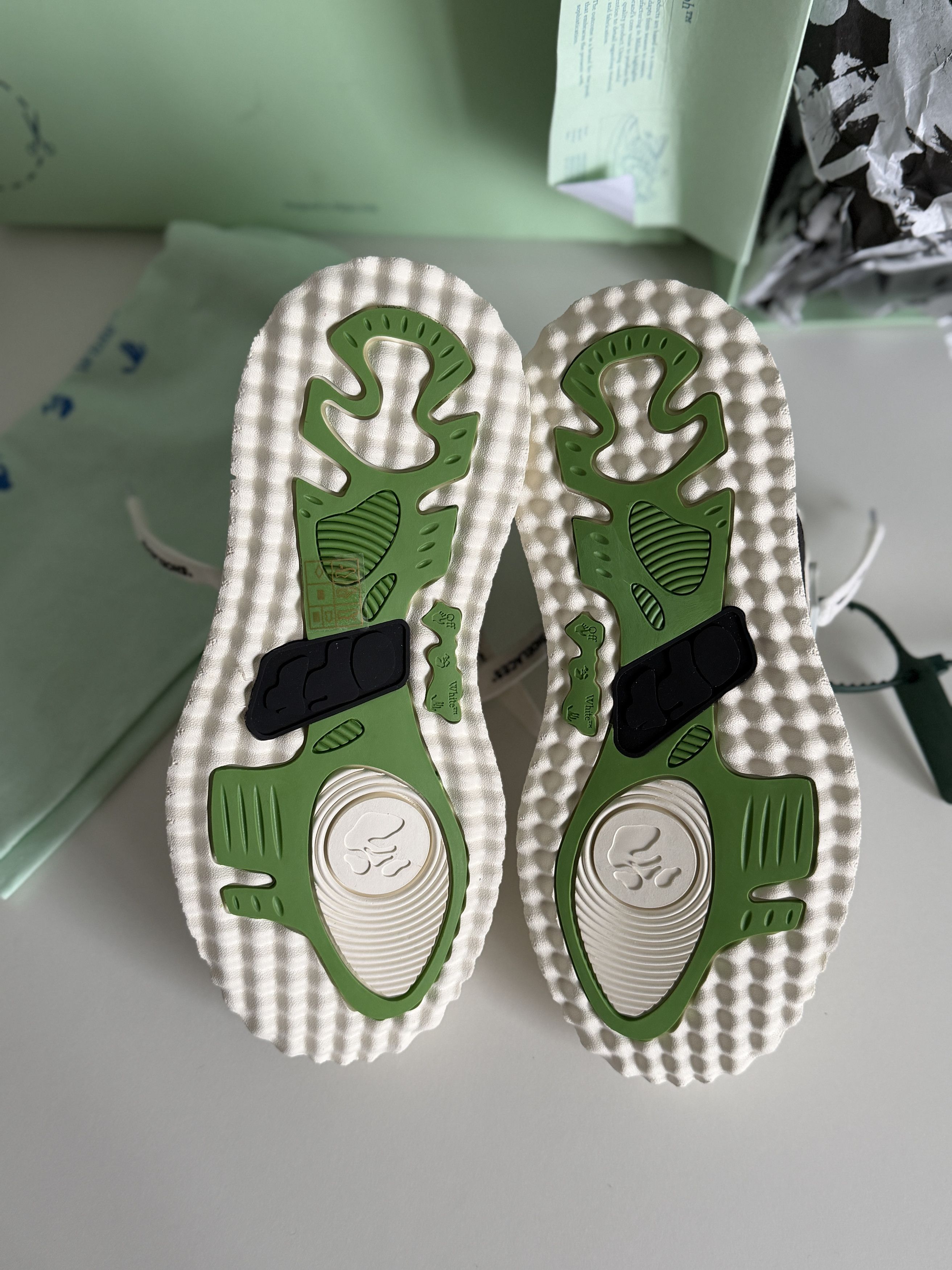 Off-White Off White Sneakers Size US 9 / IT 39 - 10 Thumbnail