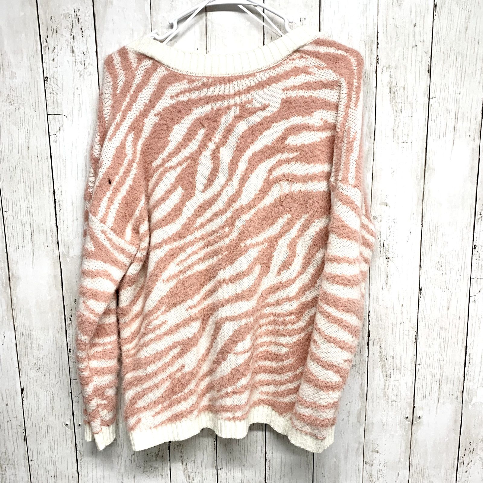 Other Sadie and Sage Medium One Reason Zebra Print Sweater V-Neck Size M / US 6-8 / IT 42-44 - 4 Thumbnail