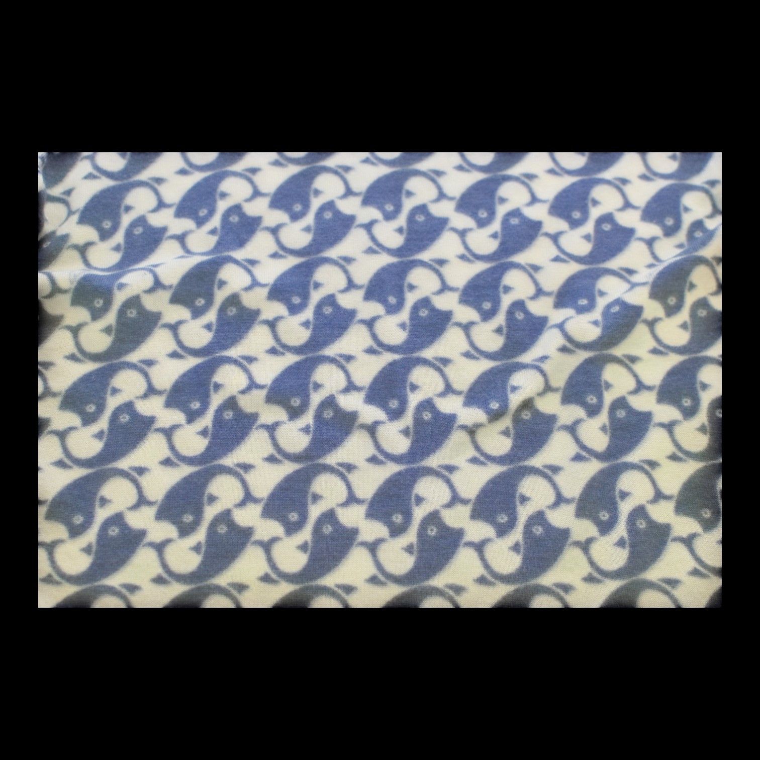 Gucci Gucci Blue & White Fish Print Short Sleeve 100% Cashmere Size M / US 6-8 / IT 42-44 - 6 Thumbnail