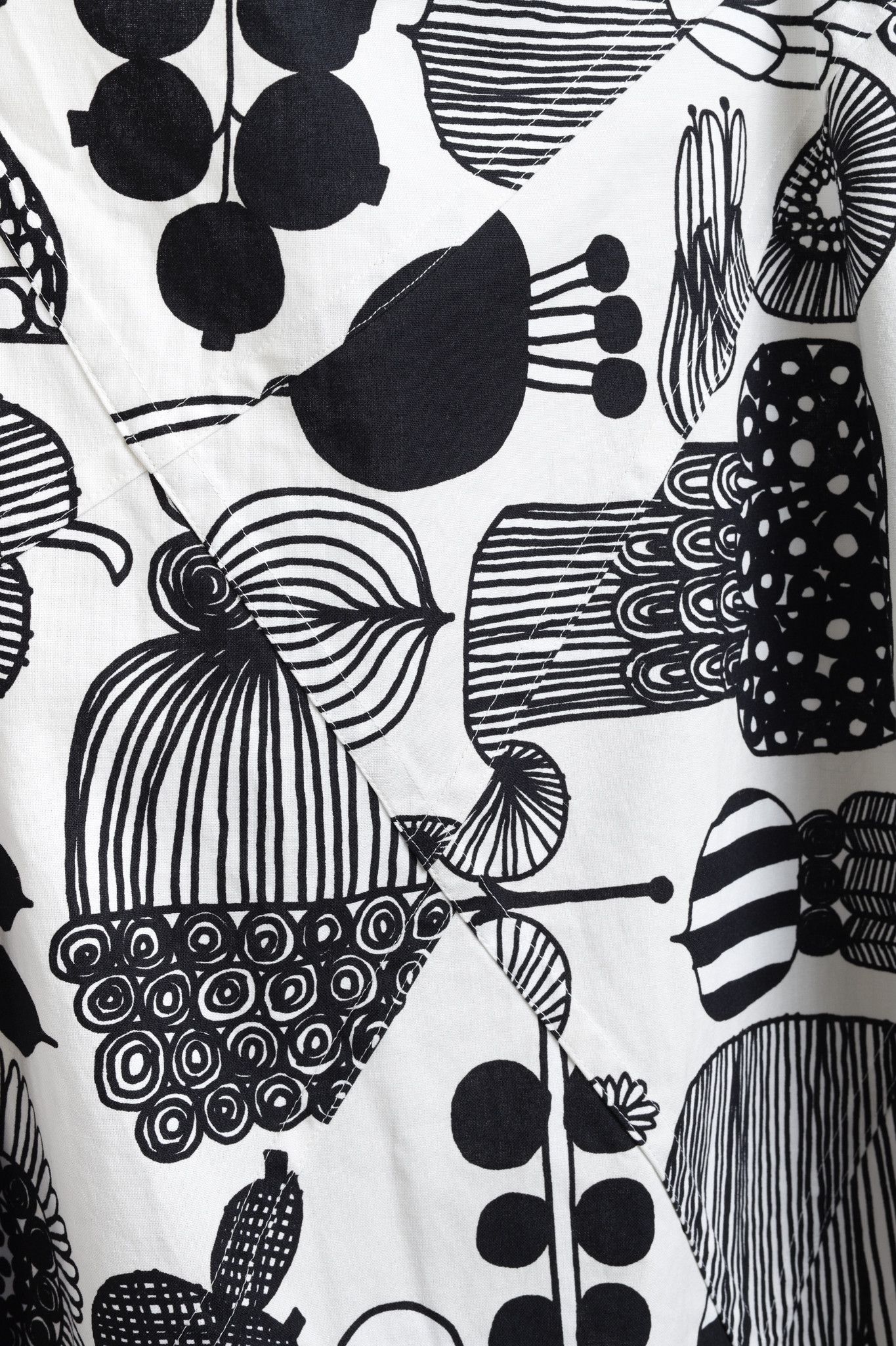 Junya Watanabe × Marimekko Junya Watanabe x Marimekko 2017 B&W Veggie Print Tunic Size S / US 4 / IT 40 - 8 Thumbnail