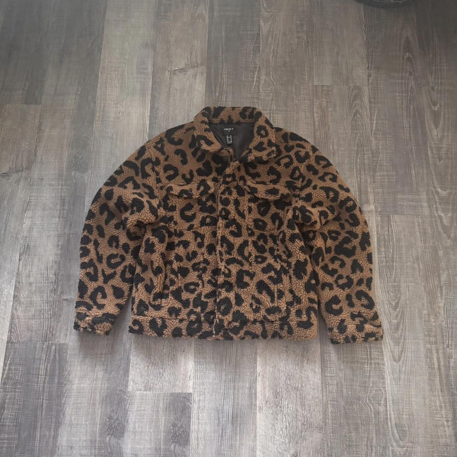 FOREVER 21 • VNTG Faux Fur 