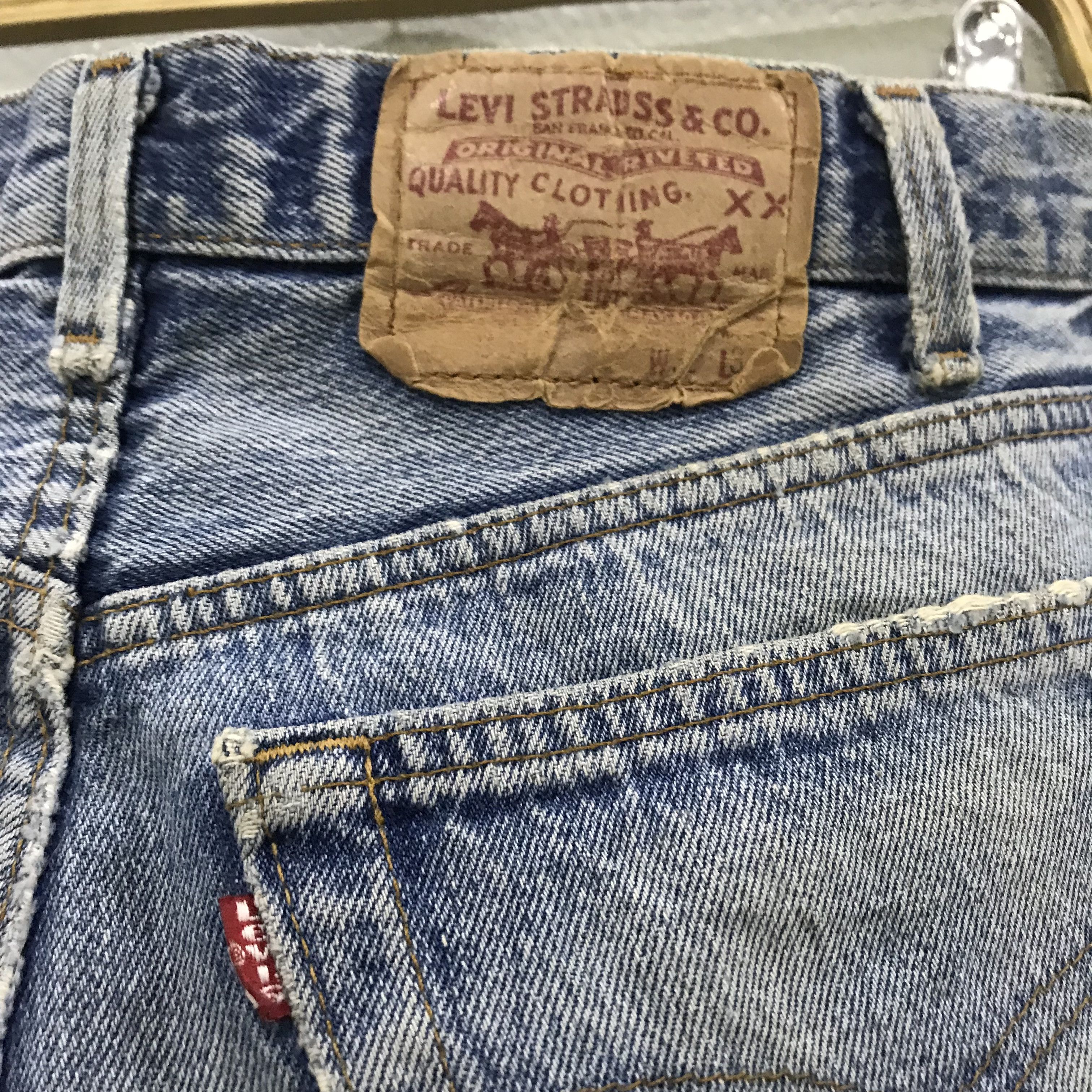 Levi's Vintage 90s Levi’s 501 Light Wash Distressed Ripped Size US 30 / EU 46 - 11 Thumbnail