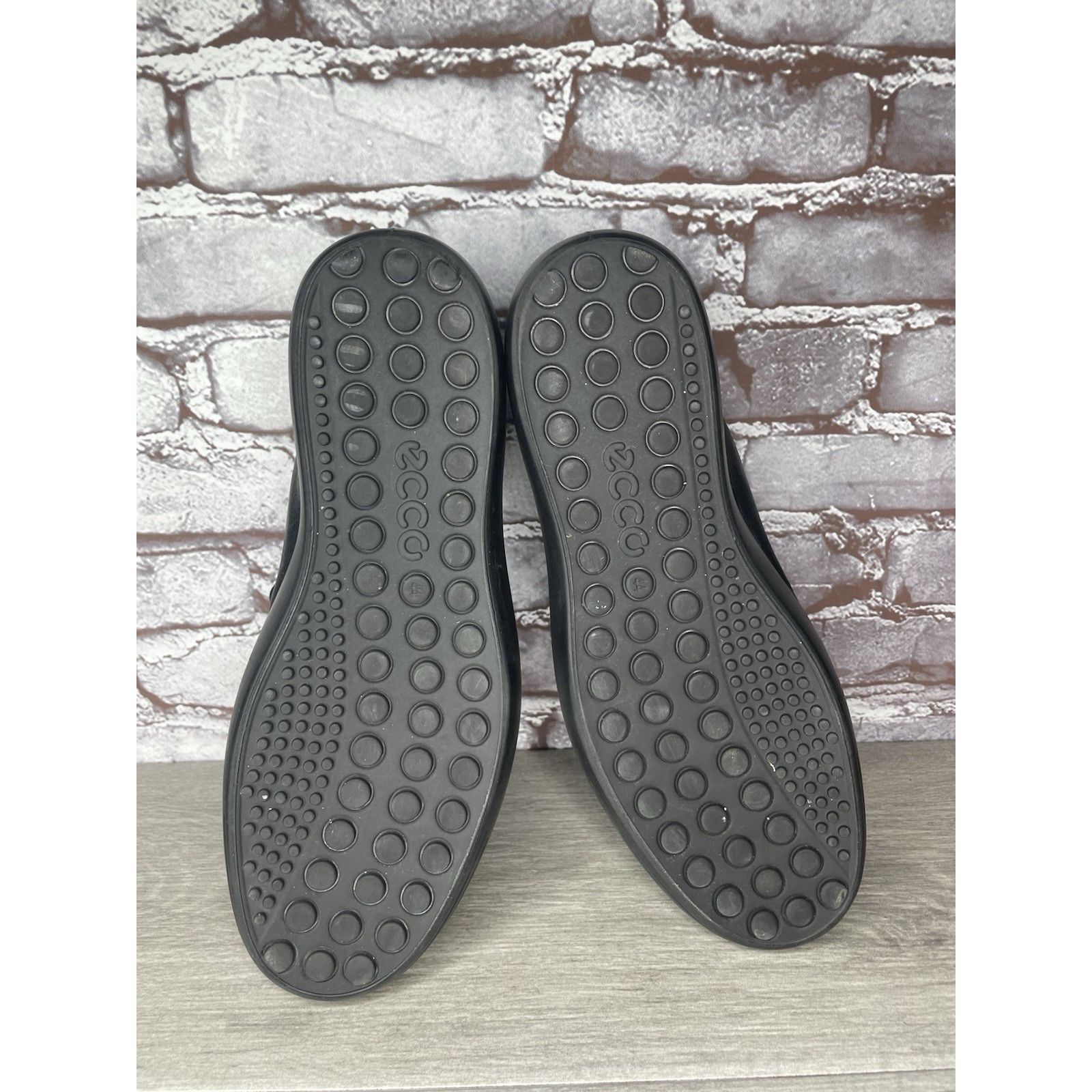 Ecco ECCO Danish Design Black Leather Triple Black Casual Sneaker Size US 10 / EU 43 - 19 Thumbnail