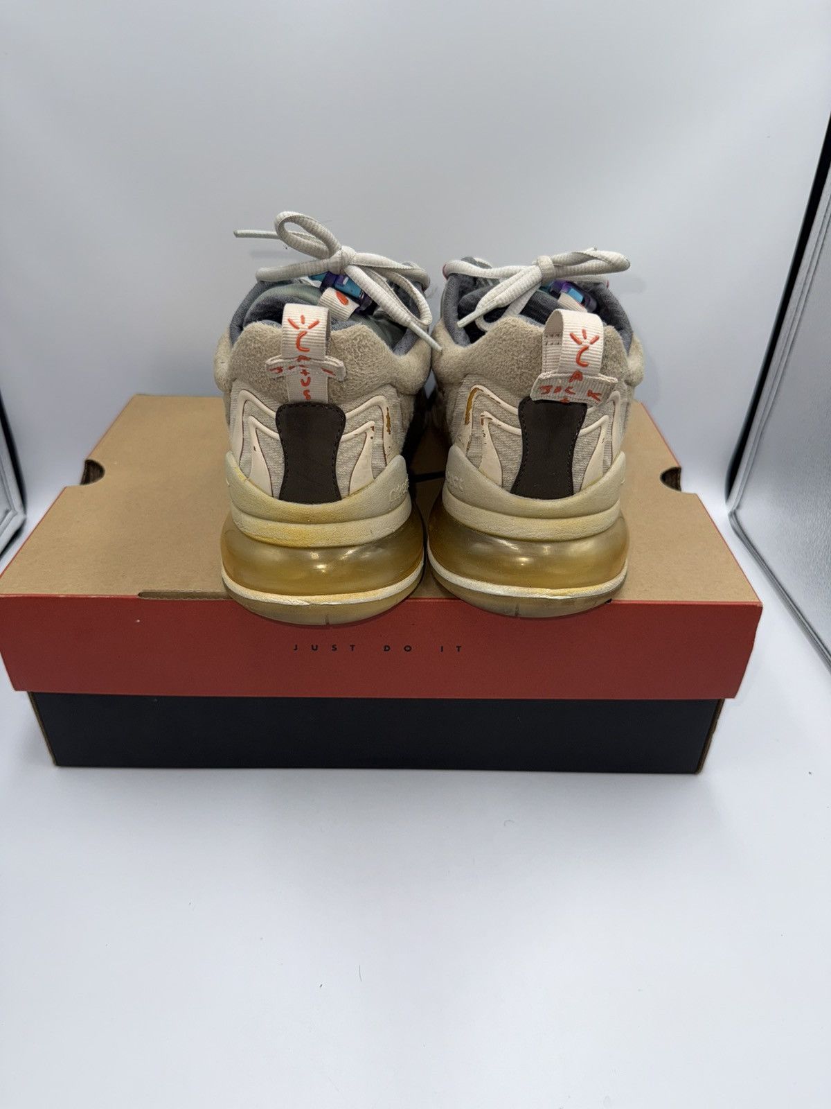 Nike Nike x Travis Scott Air Max 270 React “Cactus Trails” Size US 9.5 / EU 42-43 - 4 Thumbnail