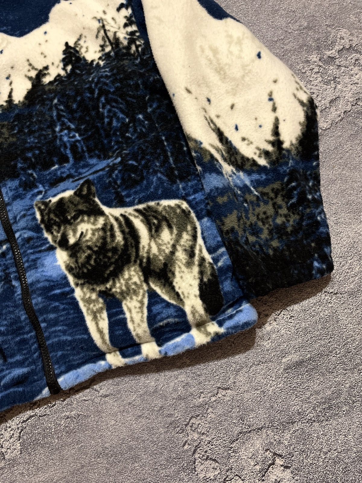 Vintage Vintage Wolf Fleece Jacket All Over Print Full Zip Size US S / EU 44-46 / 1 - 4 Thumbnail