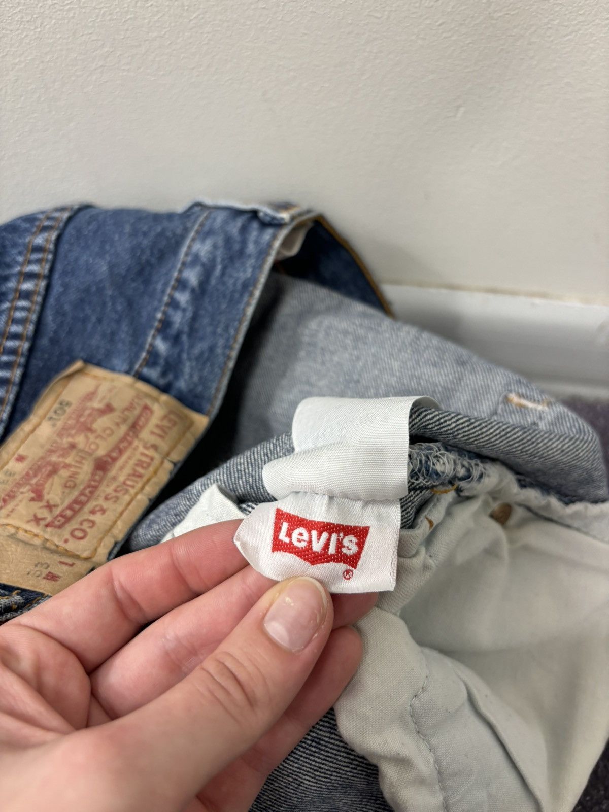 Levi's Vintage Levi’s 501 Men’s Straight Fit Blue USA Denim Jeans Size US 33 - 15 Thumbnail