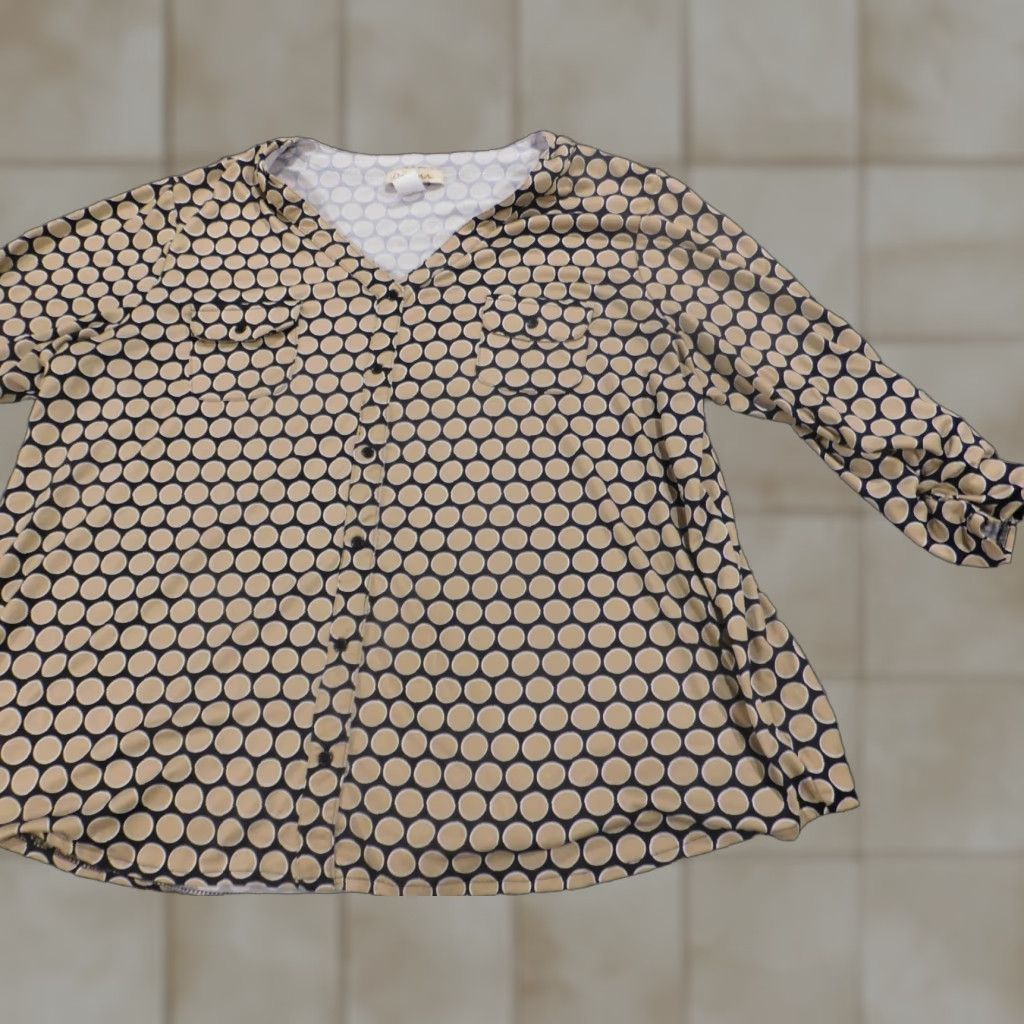 Vintage Davina 3X Plus Beige Blouse Womens Crew Neck Long Sleeve Pullover Stretch Casual Polyester Rayon Button? Size XXL / US 16-18 / IT 52-54 - 1 Thumbnail