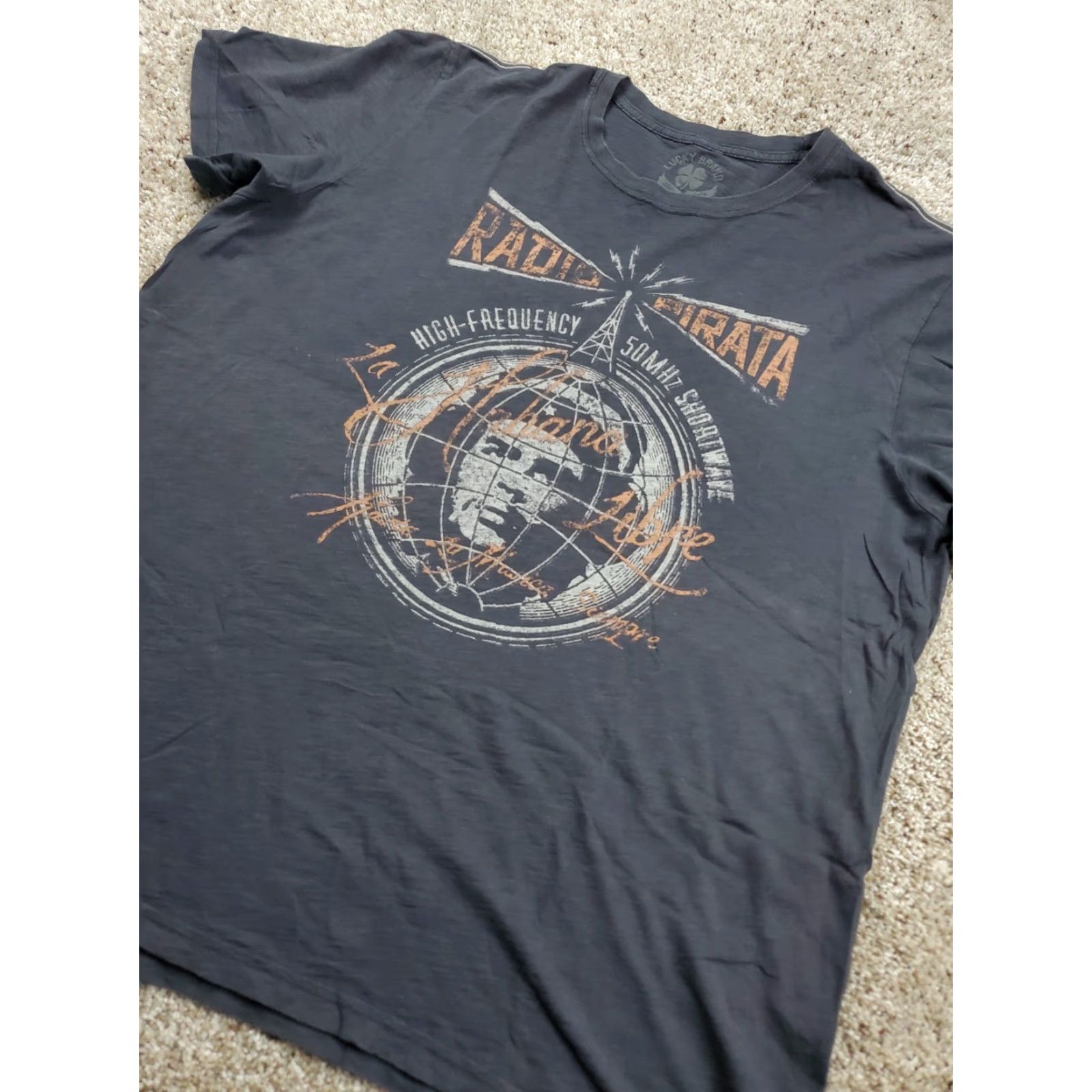 Lucky Brand Lucky Brand T Shirt 2XL Mens Gray Short Sleeve Graphic Print Crew Neck Rock Classic Decade/Theme Pirata Che Guevera Size US XXL / EU 58 / 5 - 2 Thumbnail