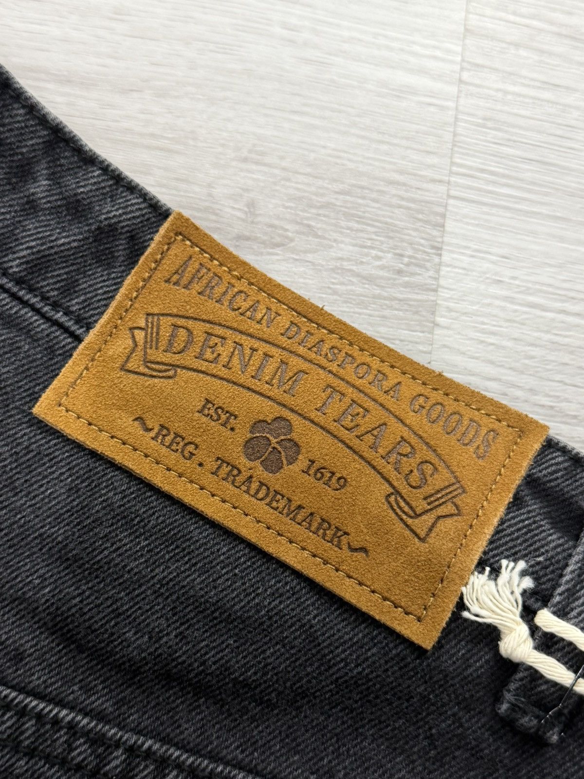 DENIM TEARS Denim Tears Cotton Wreath Denim Shorts (M) Size US 32 / EU 48 - 3 Thumbnail