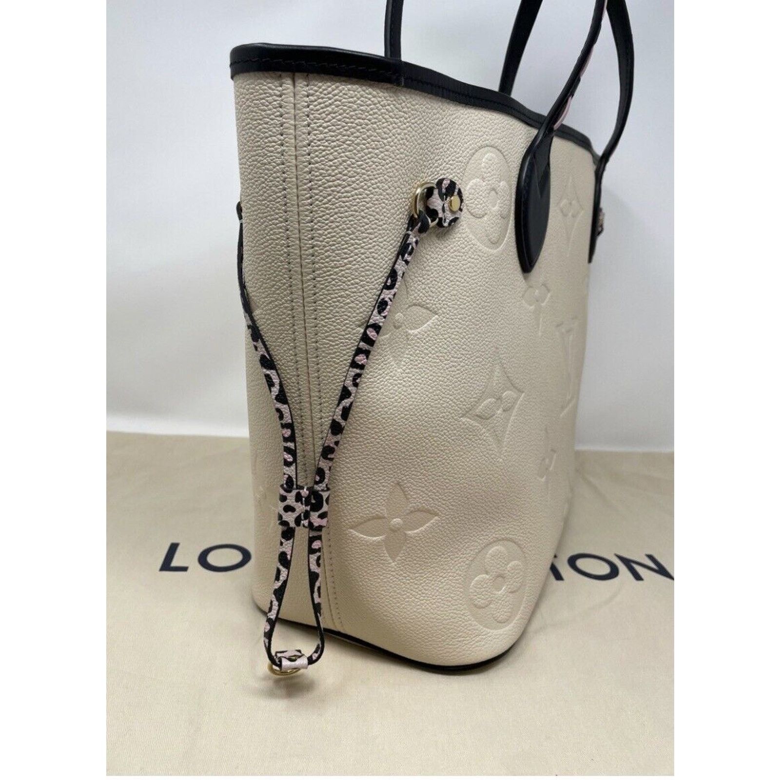 Louis Vuitton Louis Vuitton Neverfull Wild At Heart MM Ivory Leather Size ONE SIZE - 5 Thumbnail