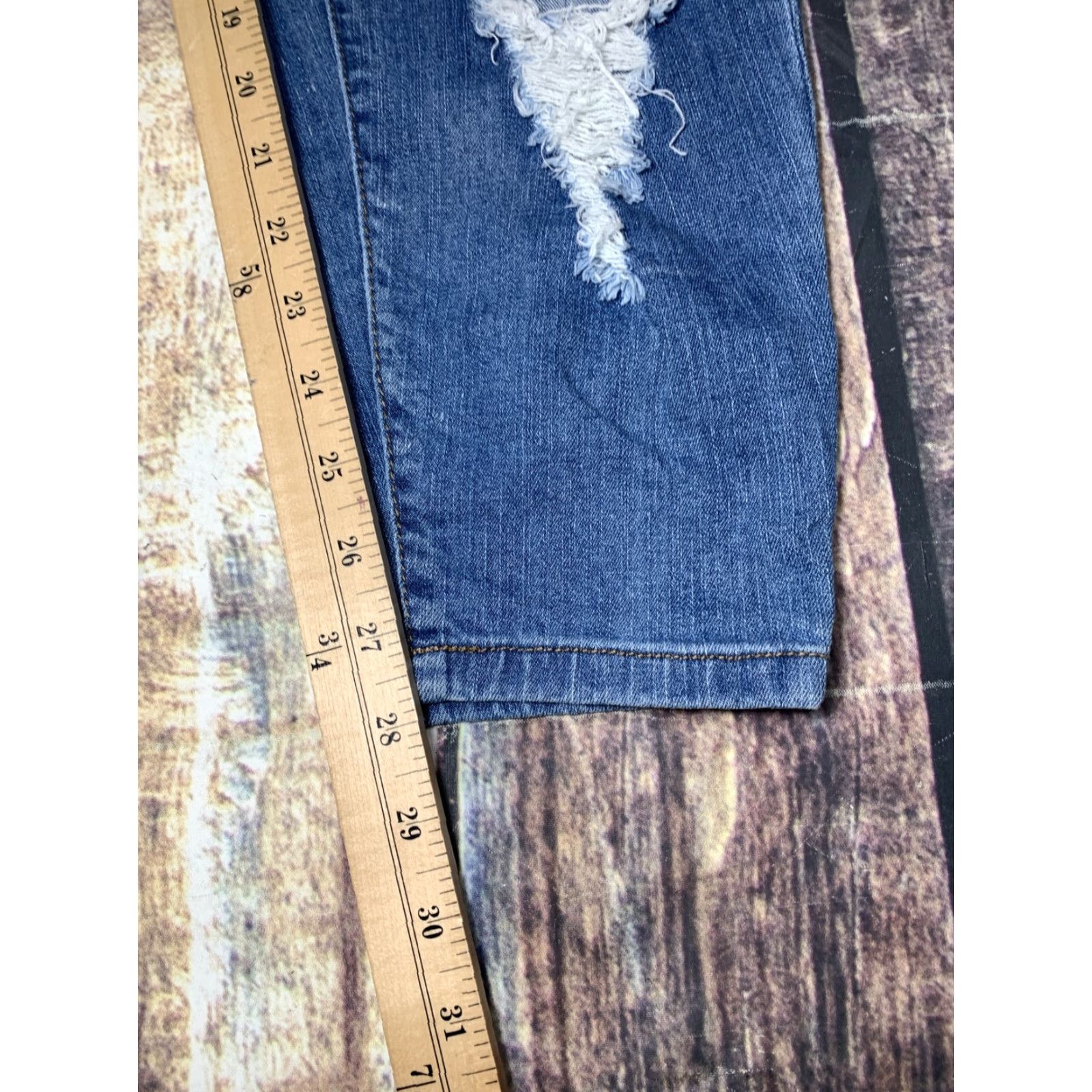 Forever 21 FOREVER 21 Plus Size Jeans Womens 20 Skinny Ankle Distressed High Waist Stretch Jeans Size 42" / US 20 - 3 Thumbnail