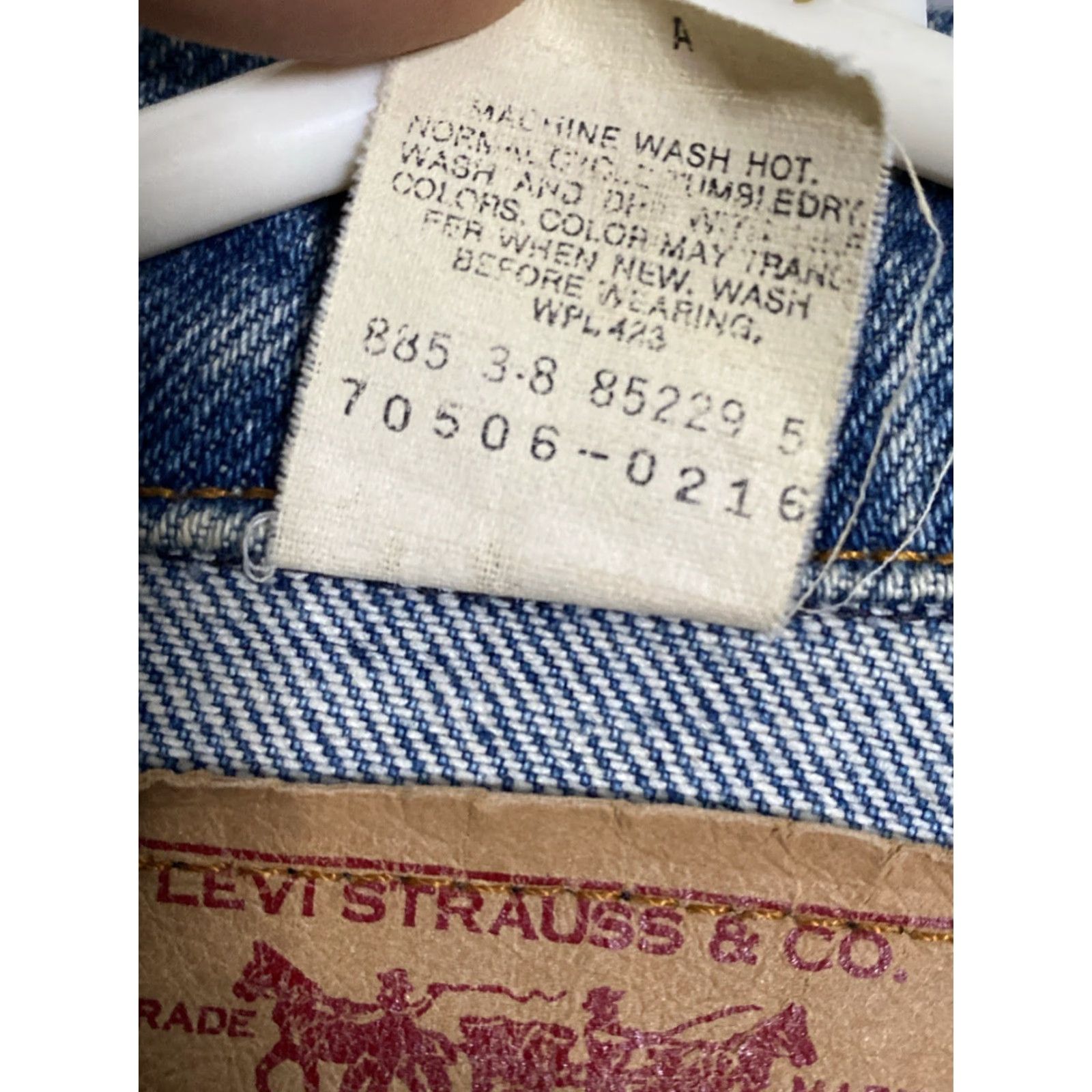 Levi's Vintage Levi's Denim Jacket Mens 40R Blue Trucker 70506 Medium M Canada 90s 21x25 Size US XXS / EU 40 - 5 Thumbnail